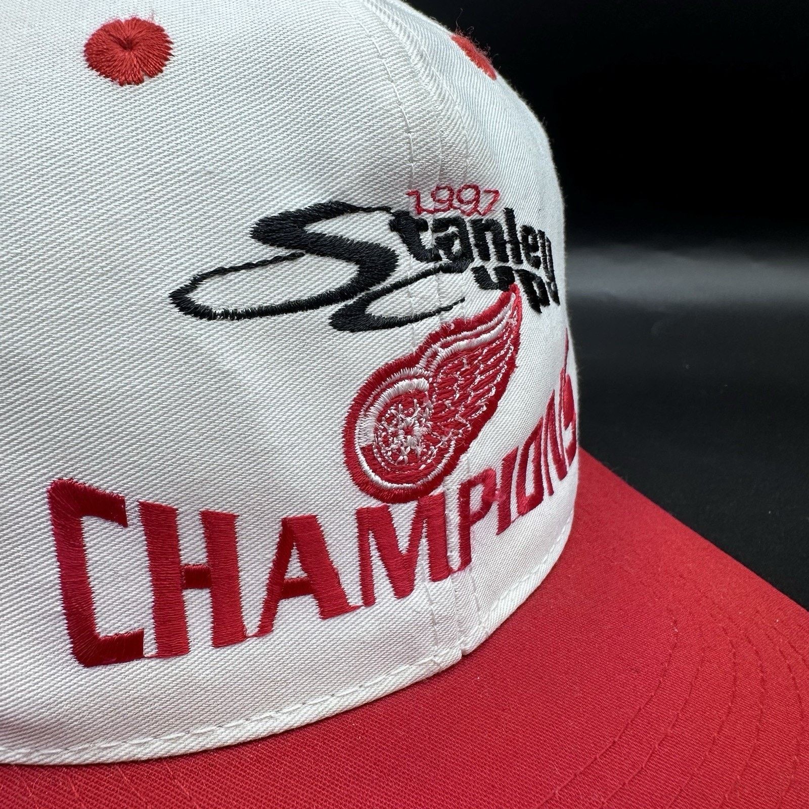 Logo 7 Vintage Detroit Red Wings 1997 Stanley Cup Champs Snapback Size ONE SIZE - 3 Thumbnail