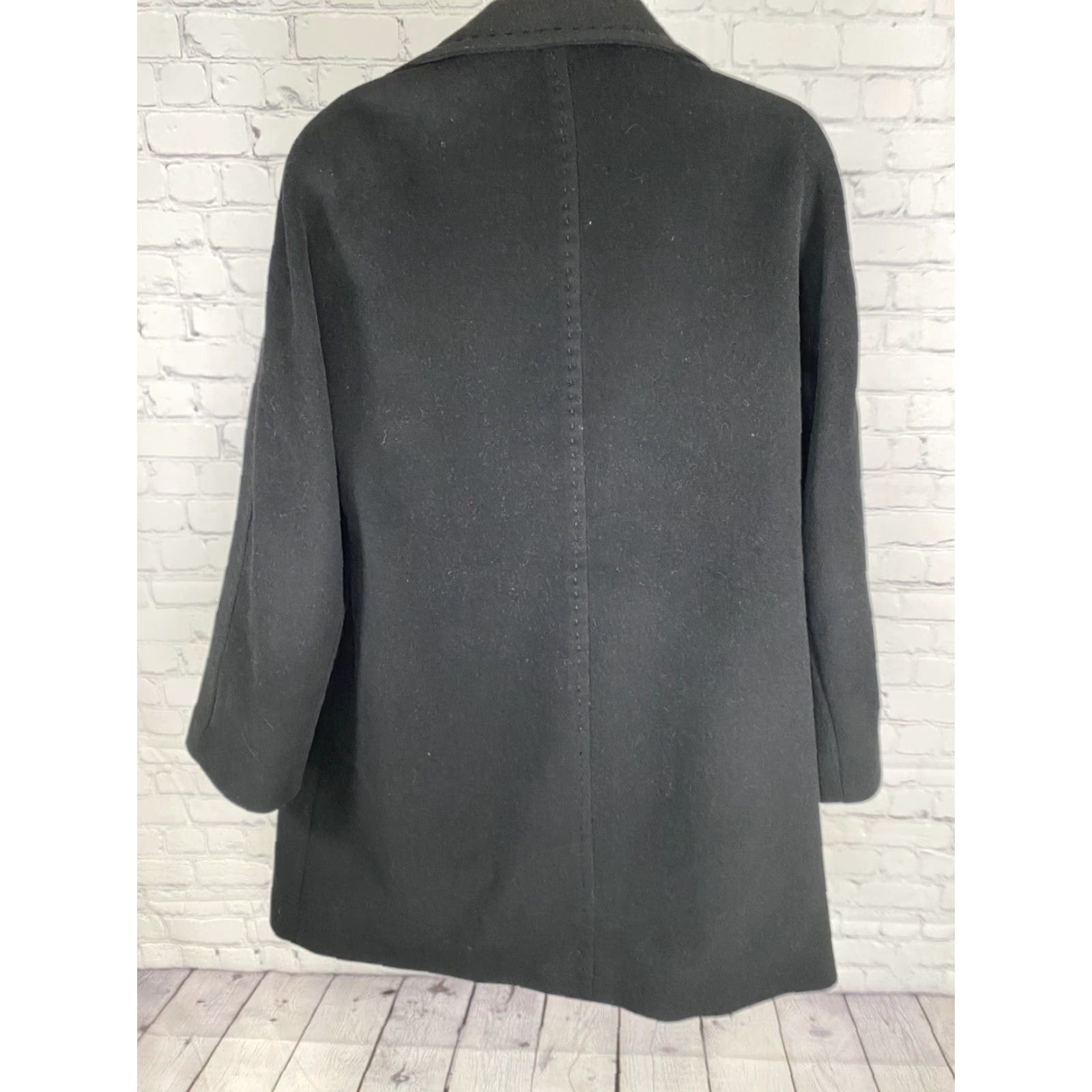 Ellen Tracy Ellen Tracy Black Wool Blend Collared 4 Button Overcoat Jacket Pockets Size 6 Womens Long Coat Black Wool Blend Overcoat Ellen Tracy Size M / US 6-8 / IT 42-44 - 2 Thumbnail