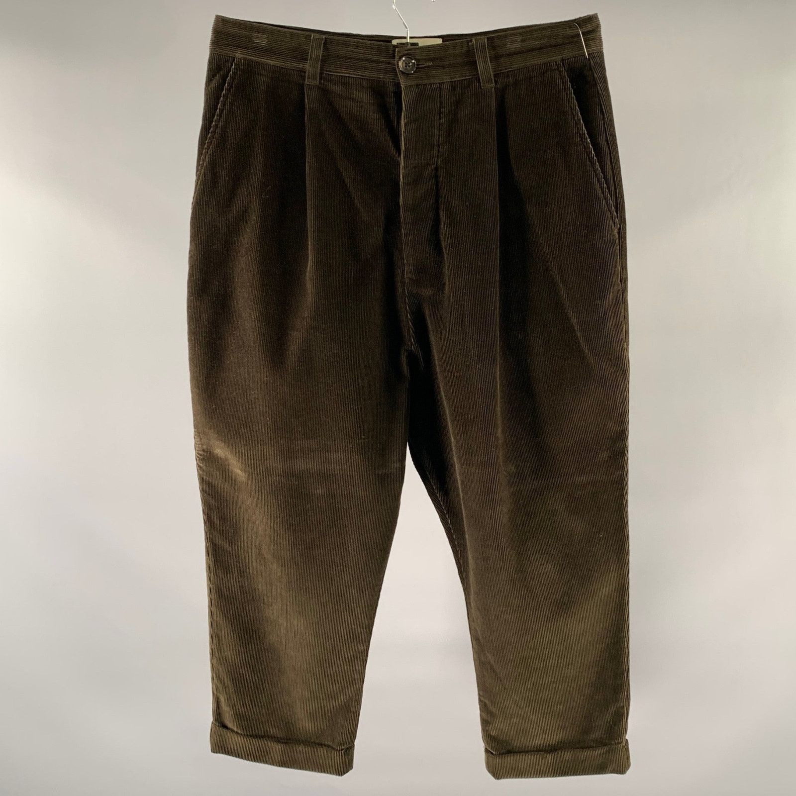 AMI AMI Size 34 Green Olive Corduroy Cotton Pants Size US 34 / EU 50 - 1 Thumbnail