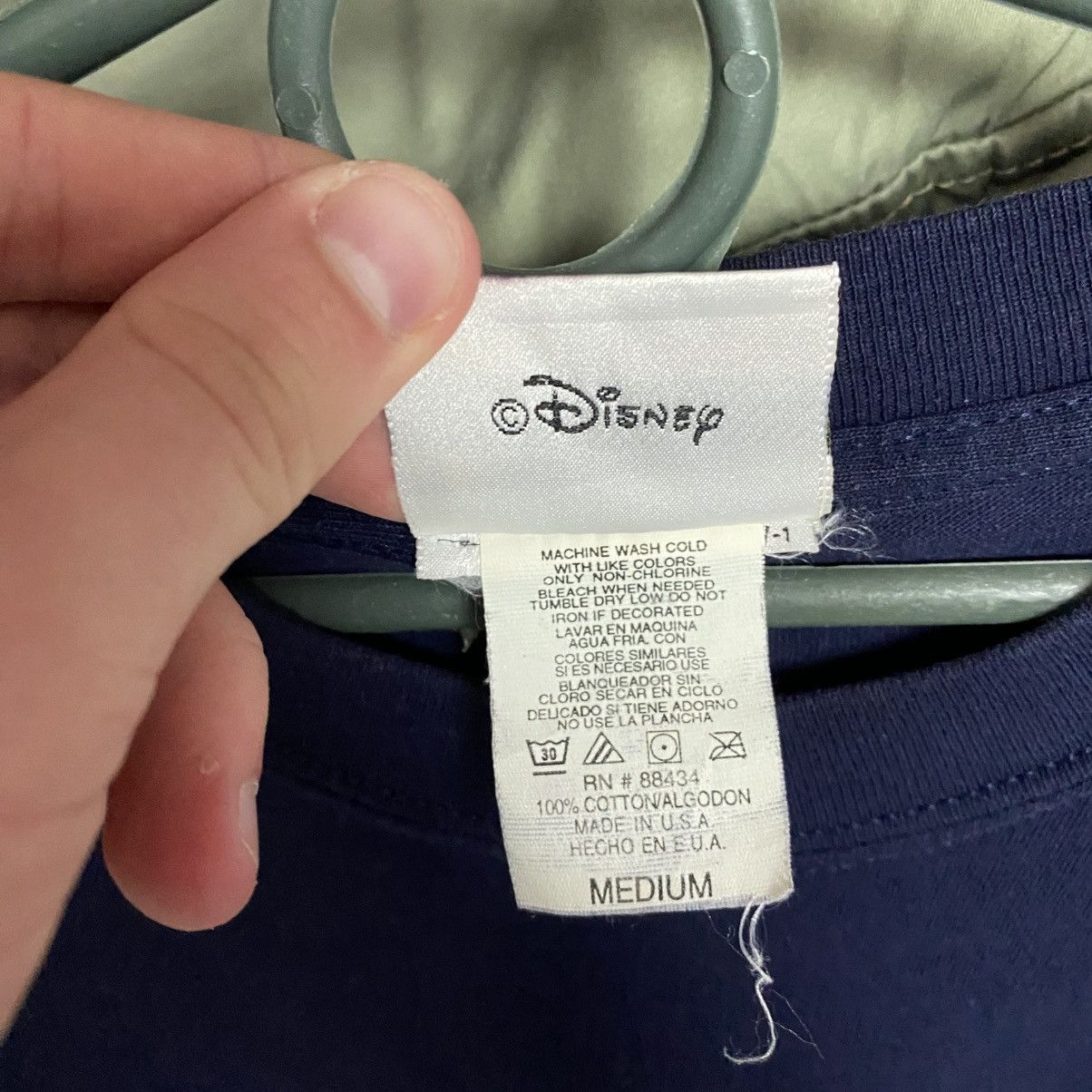 Disney Vintage Walt Disney World 2000’s Big Logo cartoon tee size M Size US M / EU 48-50 / 2 - 4 Thumbnail