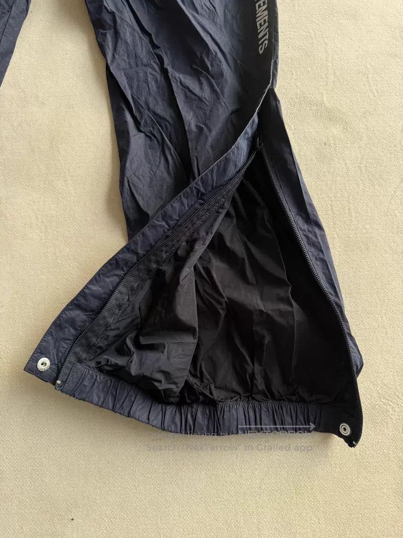 Vetements VETEMENTS size XS Striped Nylon Oversized Sports Pants Size US 27 - 3 Thumbnail