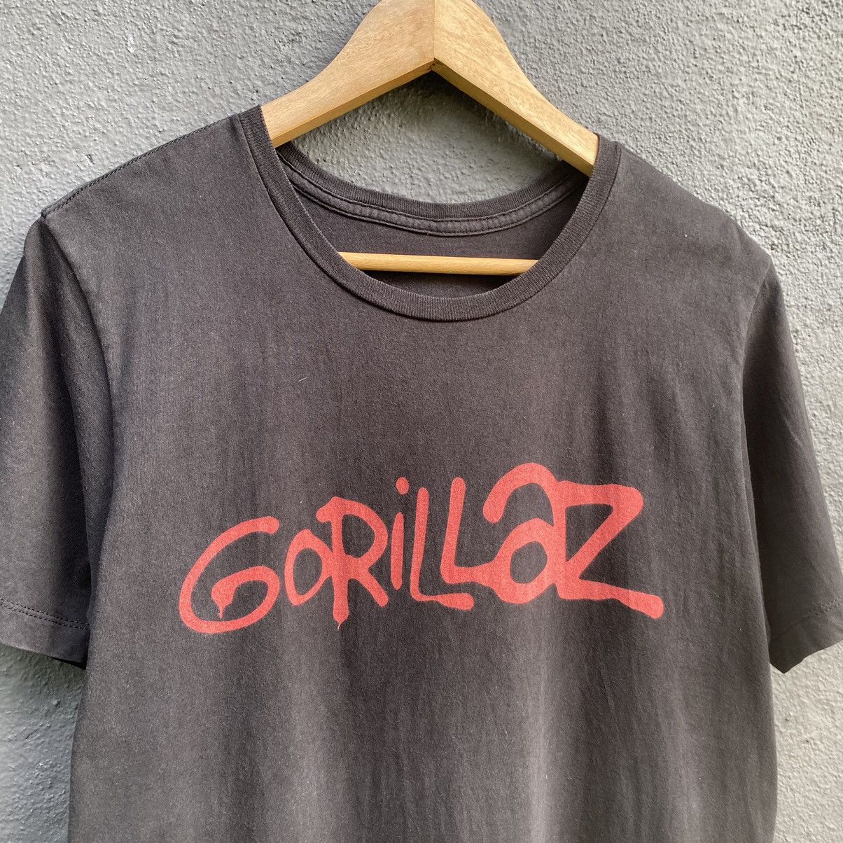 Band Tees Thrashed Faded Gorillaz UK Band Electronic RAP ERD GRUNGE T Size US M / EU 48-50 / 2 - 2 Thumbnail