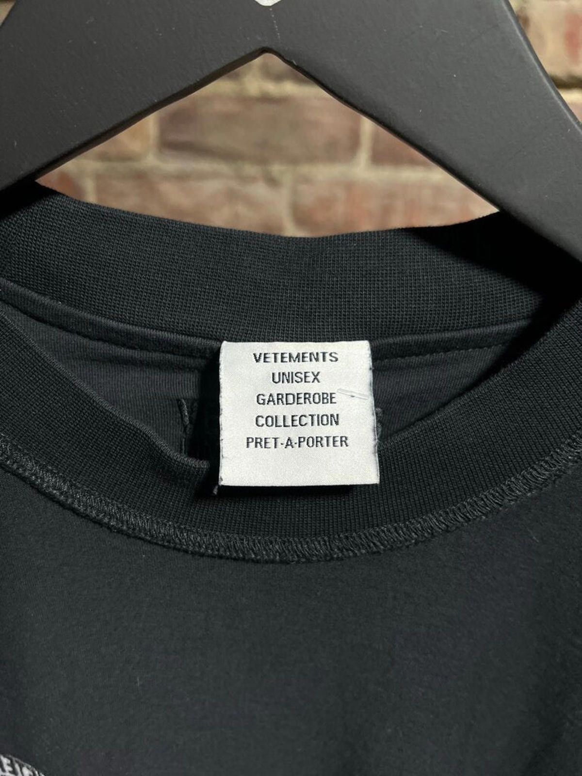 Vetements Vetements Reverse Stitch Tee Sz. M Size US M / EU 48-50 / 2 - 3 Thumbnail