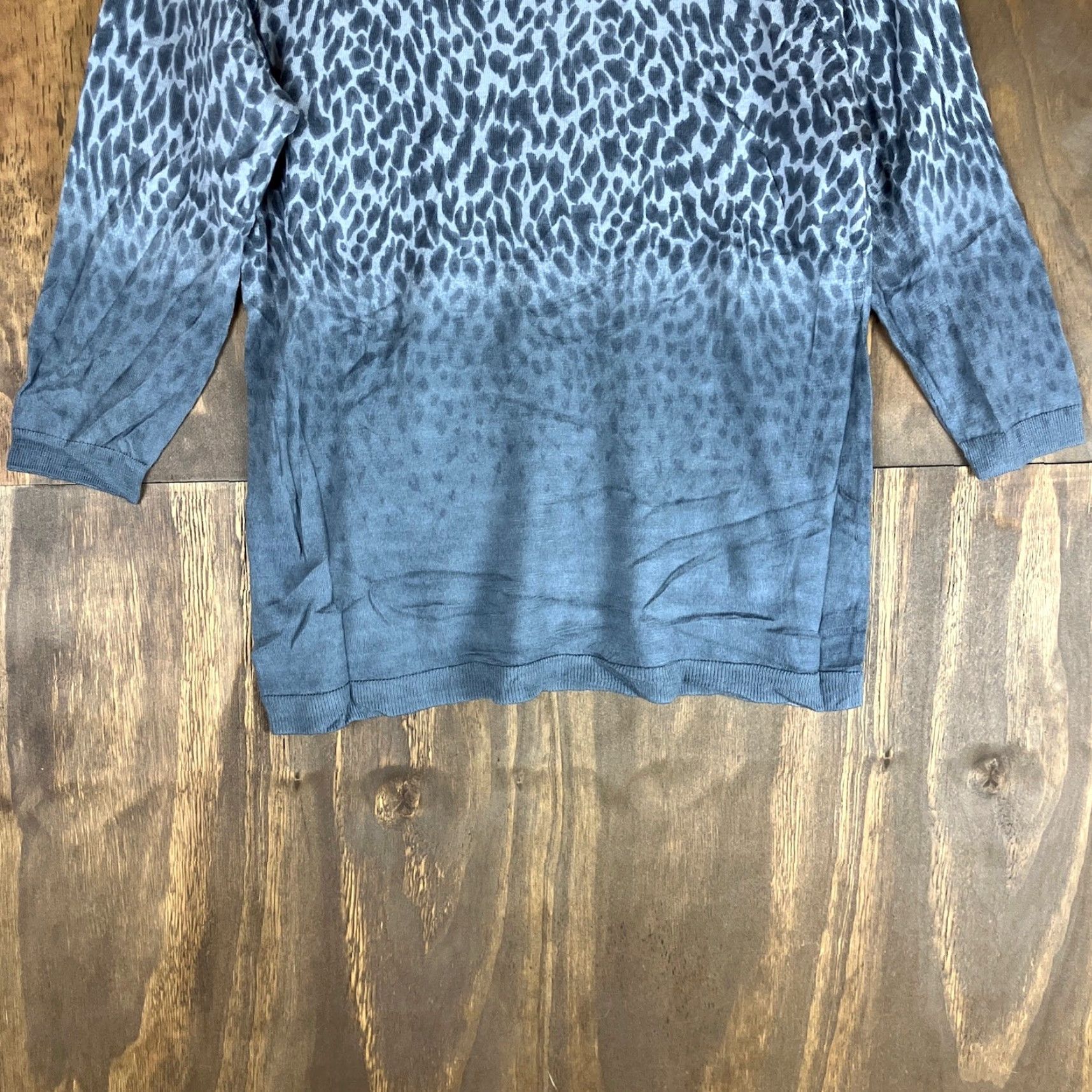 Talbots VINTAGE Talbots Womens Sweater Gray Leopard Print Petite 3/4 Sleeve 100% Merino Wool PL Size L / US 10 / IT 46 - 3 Thumbnail
