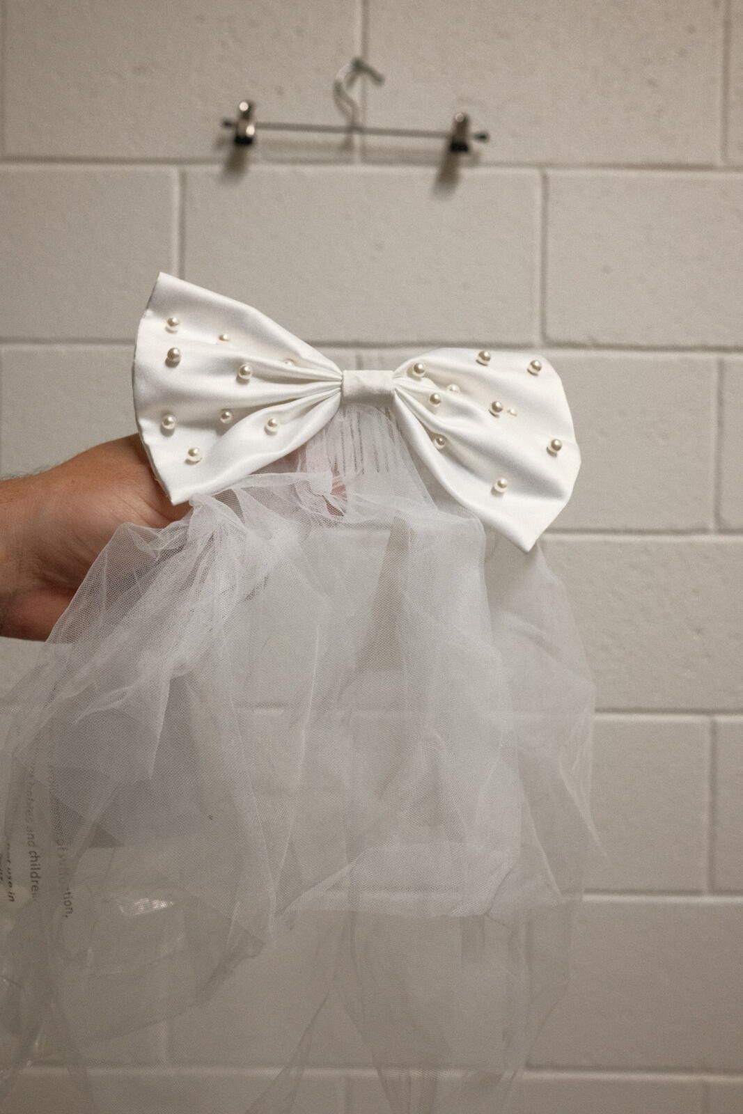 Other White Pearl Embellished Bow Hair Comb with Veil Size ONE SIZE - 1 Thumbnail