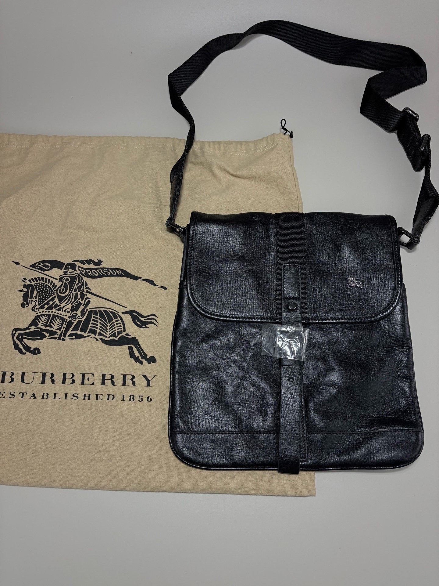 Burberry Burberry Leather Messenger Bag Size ONE SIZE - 1 Thumbnail