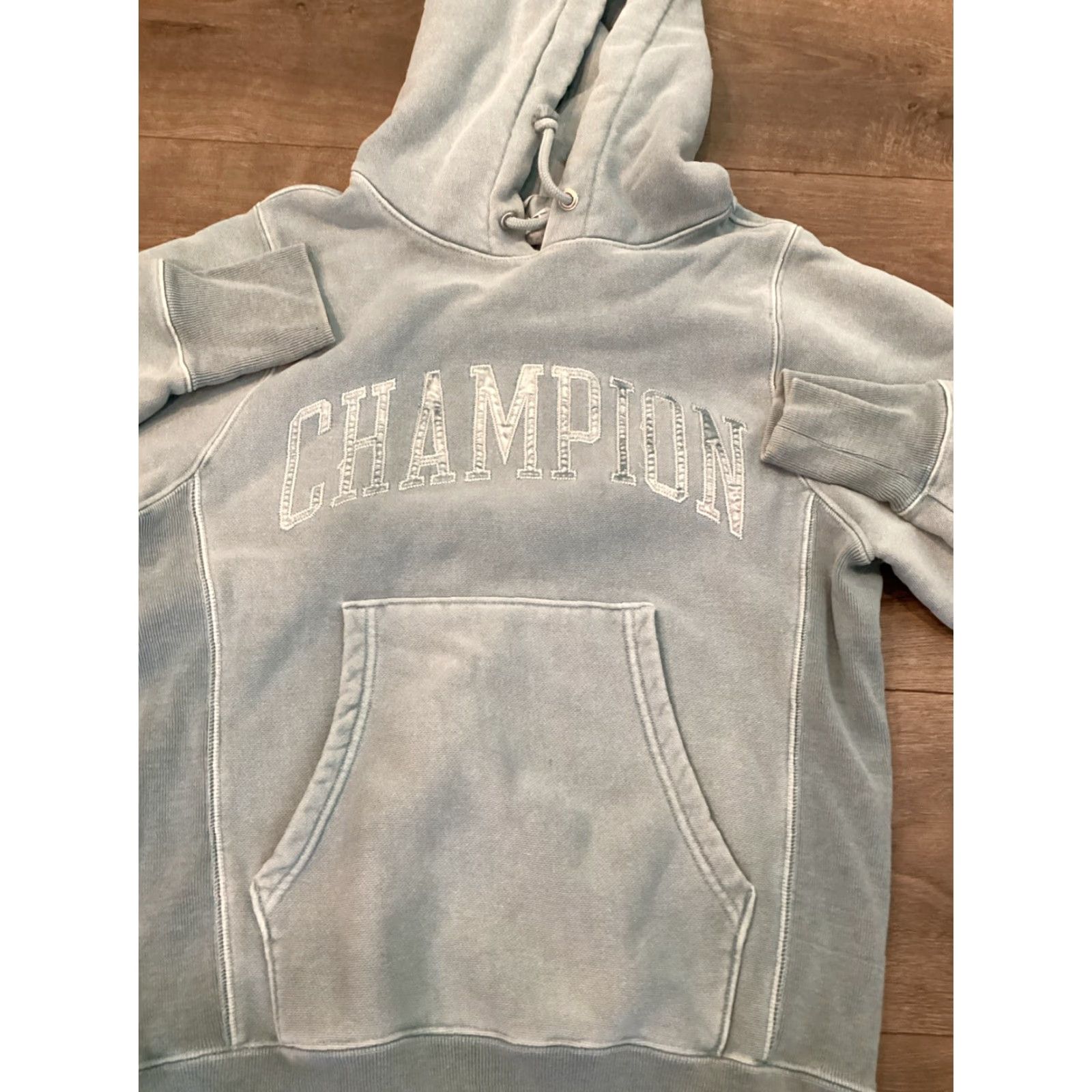 Champion VINTAGE Champion Hoodie Women XS Blue Reverse Weave Pullover Sweatshirt 90s Embroidered Logo Hooded Pockets Casual Activewear Womens Size XS / US 0-2 / IT 36-38 - 2 Thumbnail