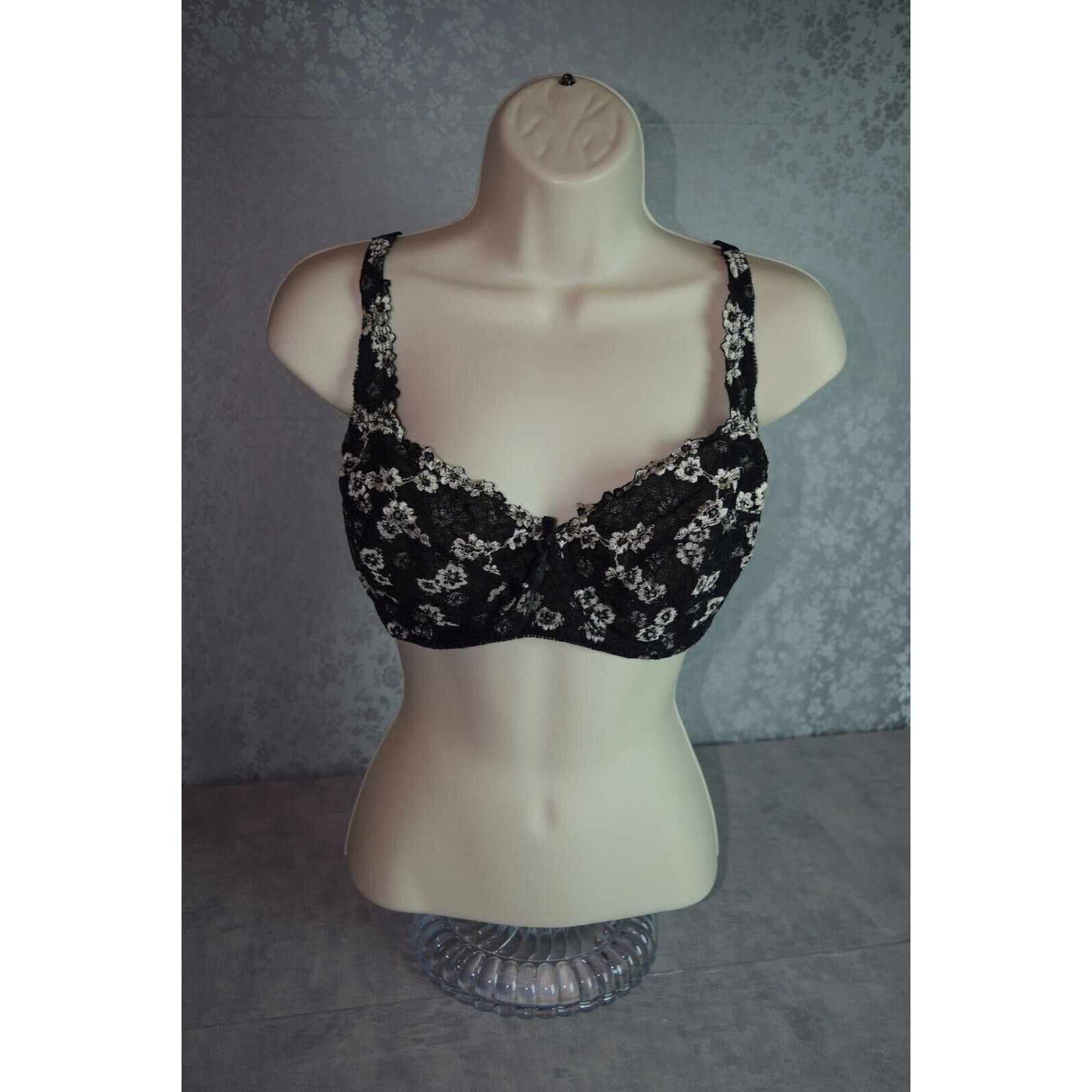 Vintage Impressions Black Embroidered Lace Underwire Bra SZ 40C Size ONE SIZE - 2 Thumbnail