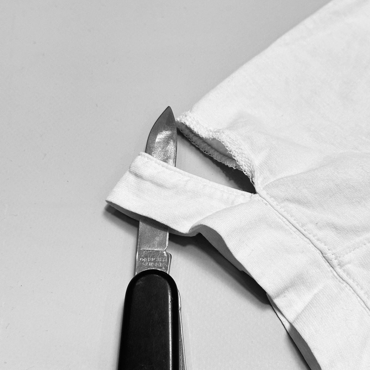 Helmut Lang Helmut Lang Cutout sleeves white T Shirt Archive Size US L / EU 52-54 / 3 - 5 Thumbnail