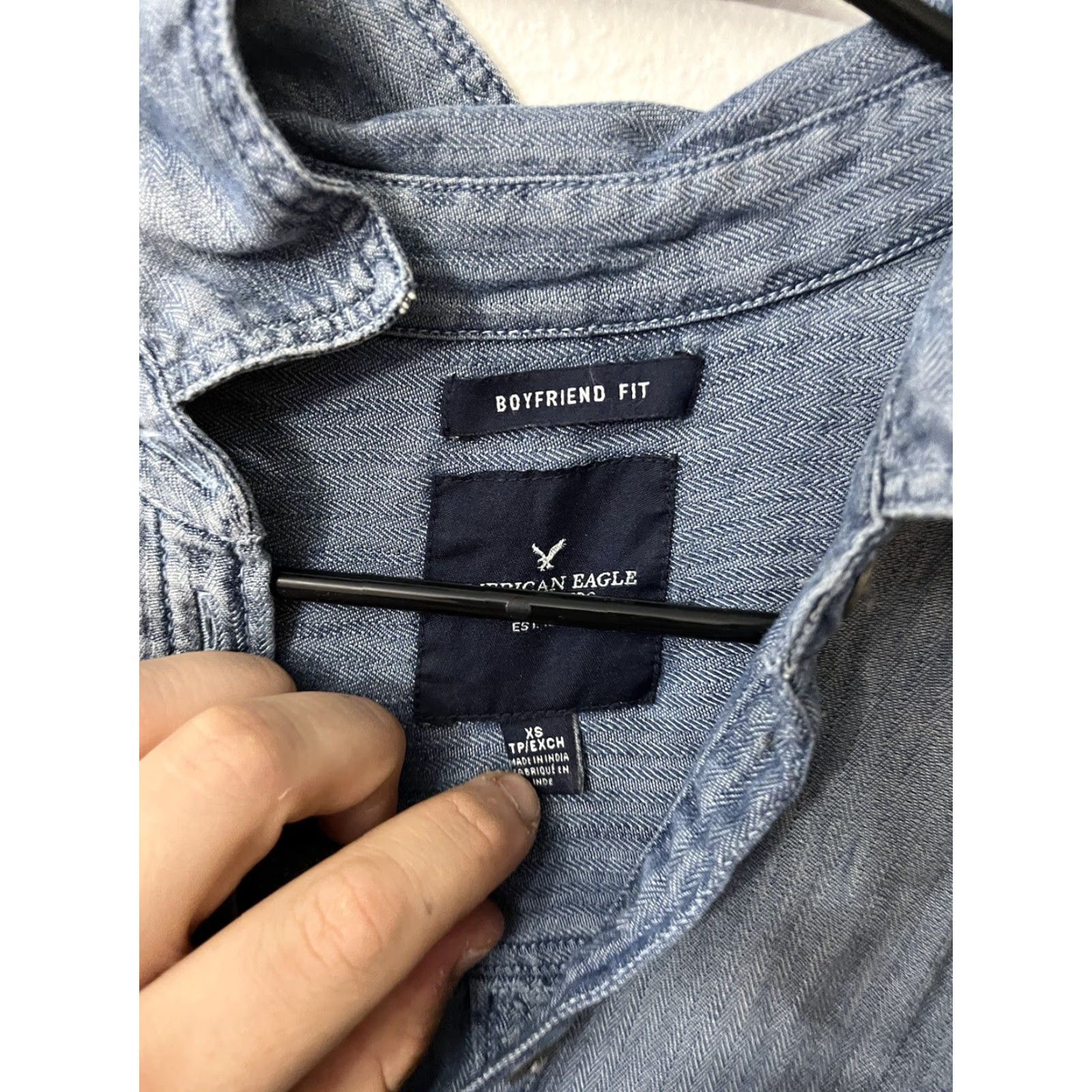 American Eagle Outfitters VINTAGE American Eagle Chambray Denim Tunic Blouse Women XS Blue Long Sleeve Collared Button Tab Sleeves Size XS / US 0-2 / IT 36-38 - 3 Thumbnail