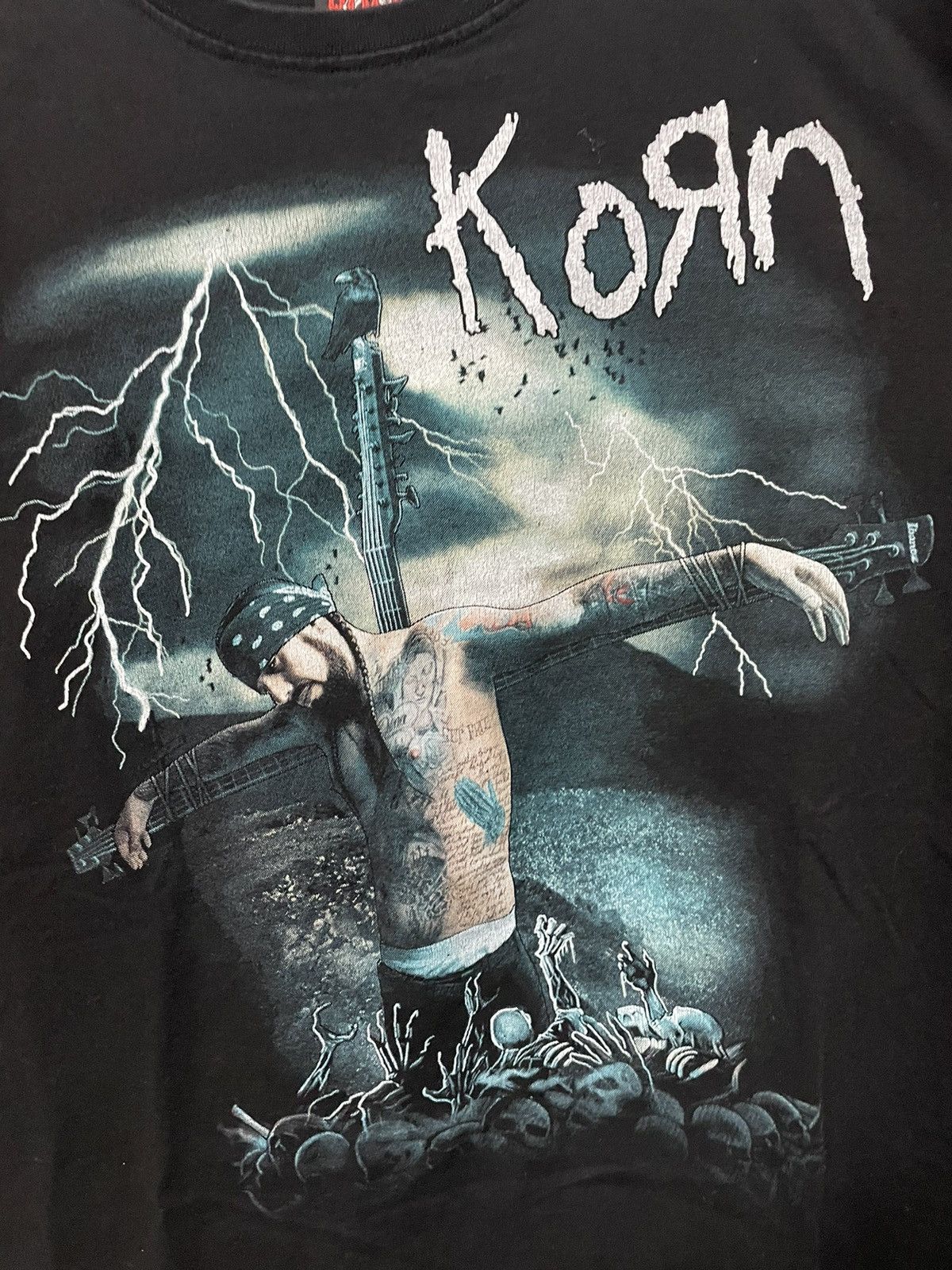 Band Tees Vintage 90s Korn Tee Man Cross Skull T Shirt Rare Size US L / EU 52-54 / 3 - 3 Thumbnail