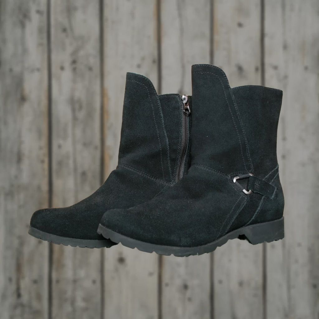 Teva VINTAGE Teva Segundo Mid Black Suede Moto Boots Women Sz. 7 Moto Boots Women Black Suede Teva Segundo Mid Womens Size 7 Size US 5 / IT 35 - 1 Thumbnail