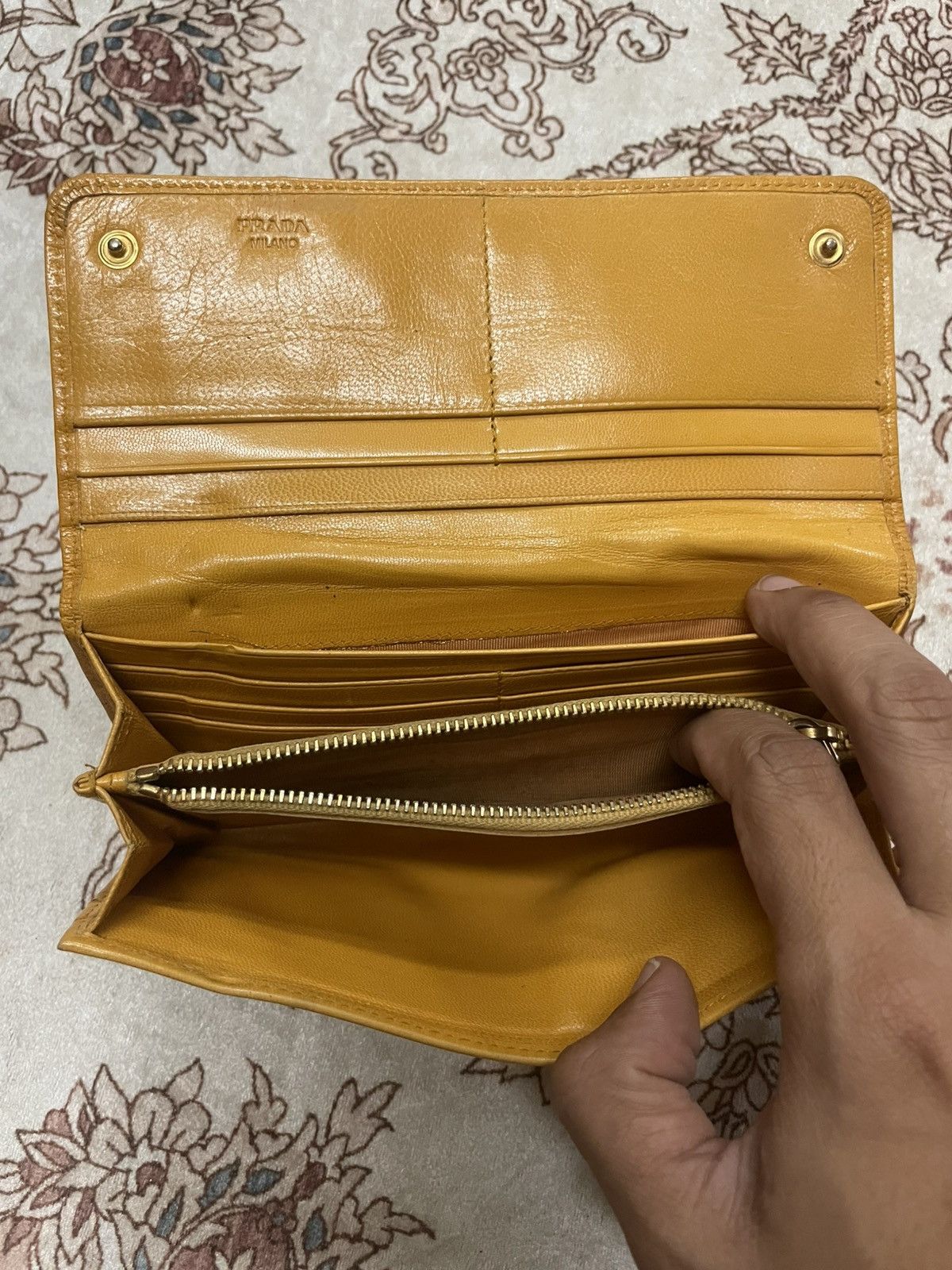 Prada Authentic Luxury Prada Purse Size ONE SIZE - 6 Thumbnail