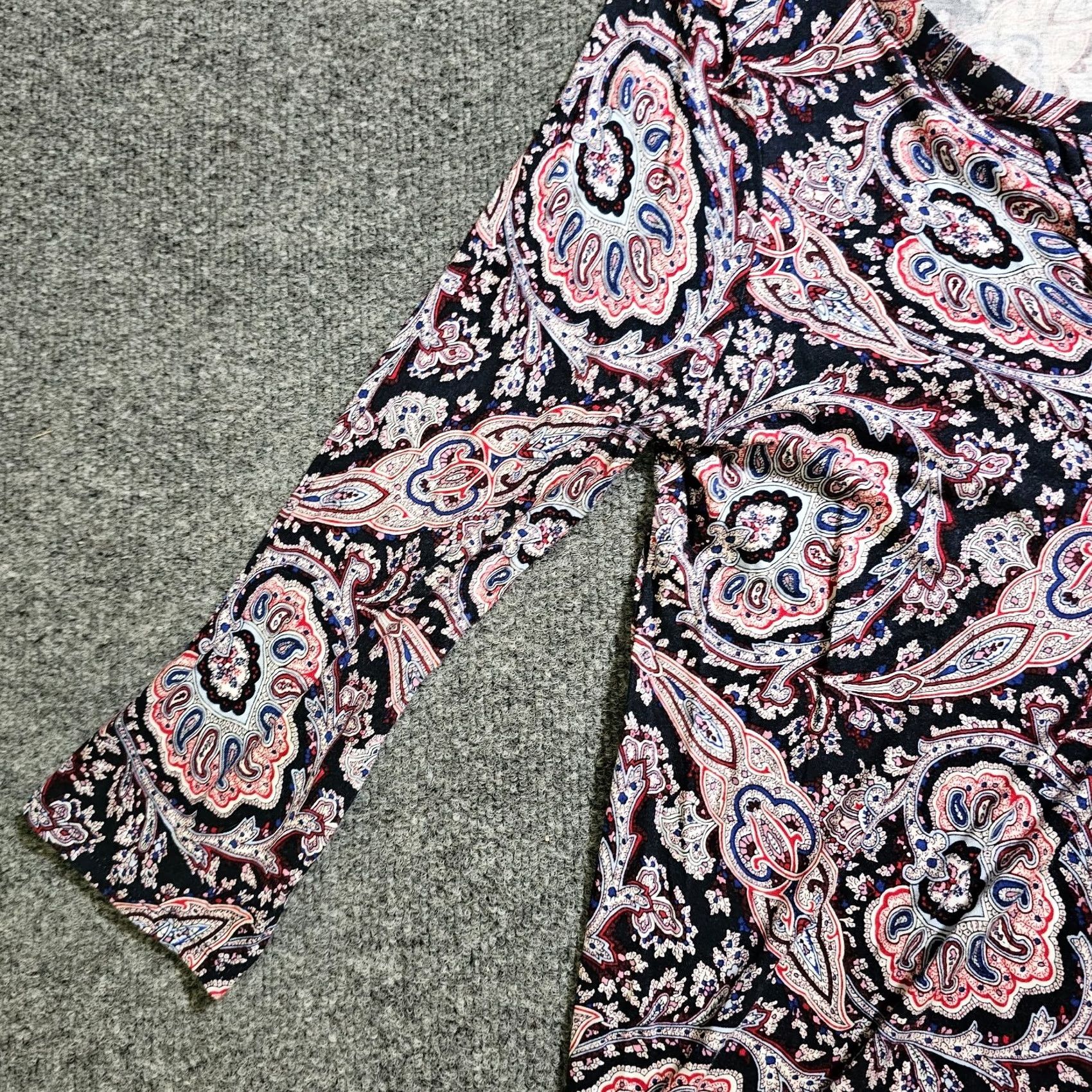 Talbots Talbots Top Women Large Black Red Paisley 3/4 Sleeve V-Neck Pleats Casual Career Shirt Size L / US 10 / IT 46 - 4 Thumbnail