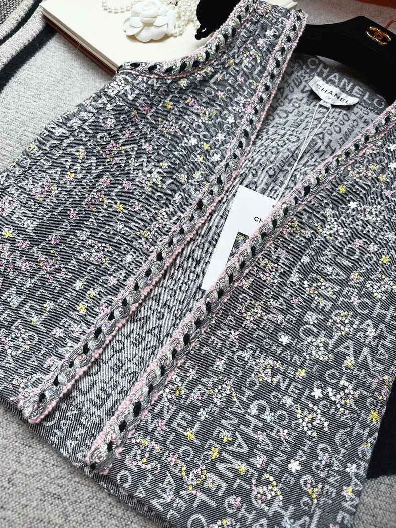 Chanel Chanel 24C Spring Show Embellished Vest Size S / US 4 / IT 40 - 4 Thumbnail
