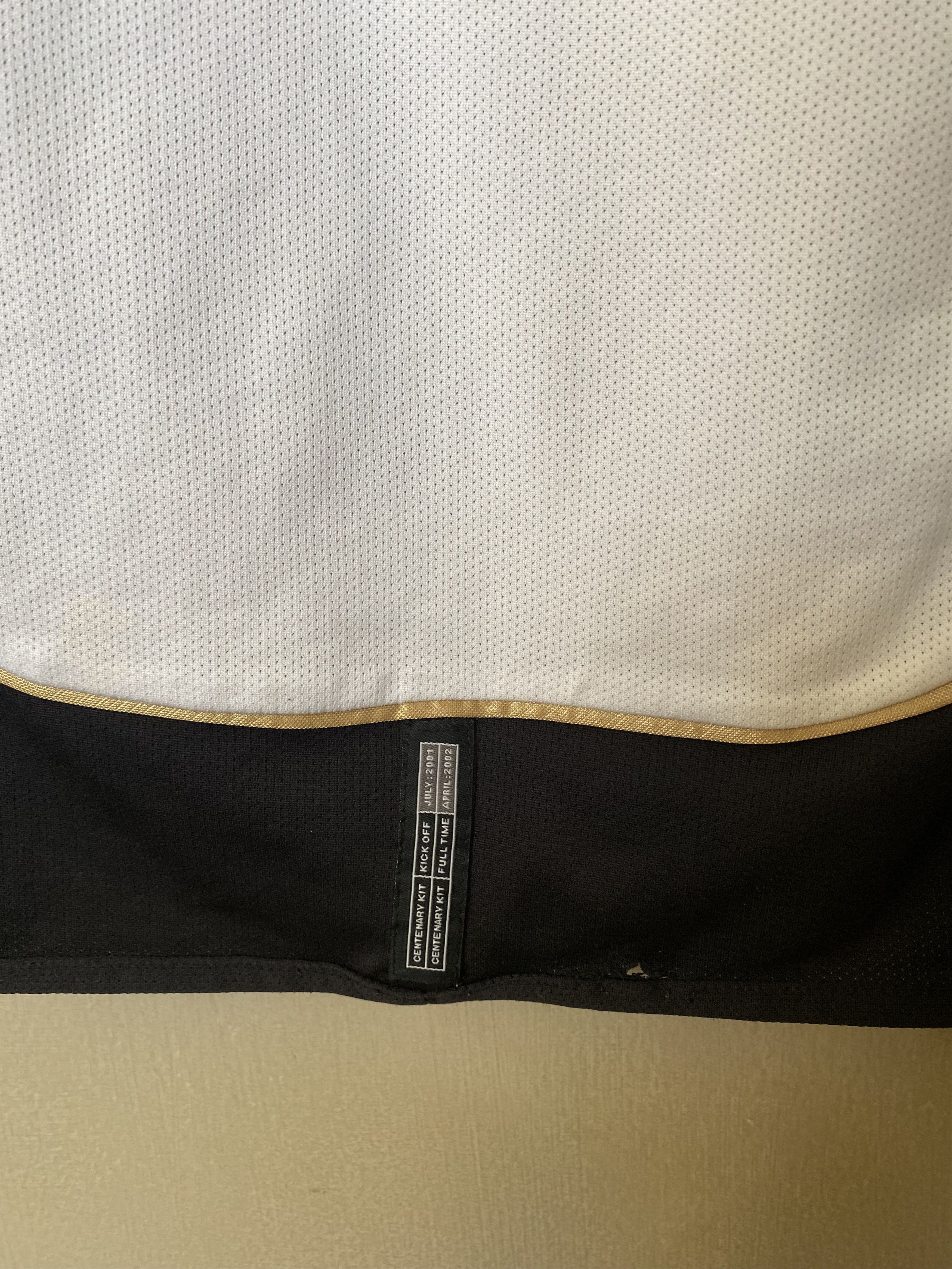 Umbro Vintage MANCHESTER UNITED 2001 - 2002 - Umbro - S - UNIQUE Size US S / EU 44-46 / 1 - 9 Thumbnail