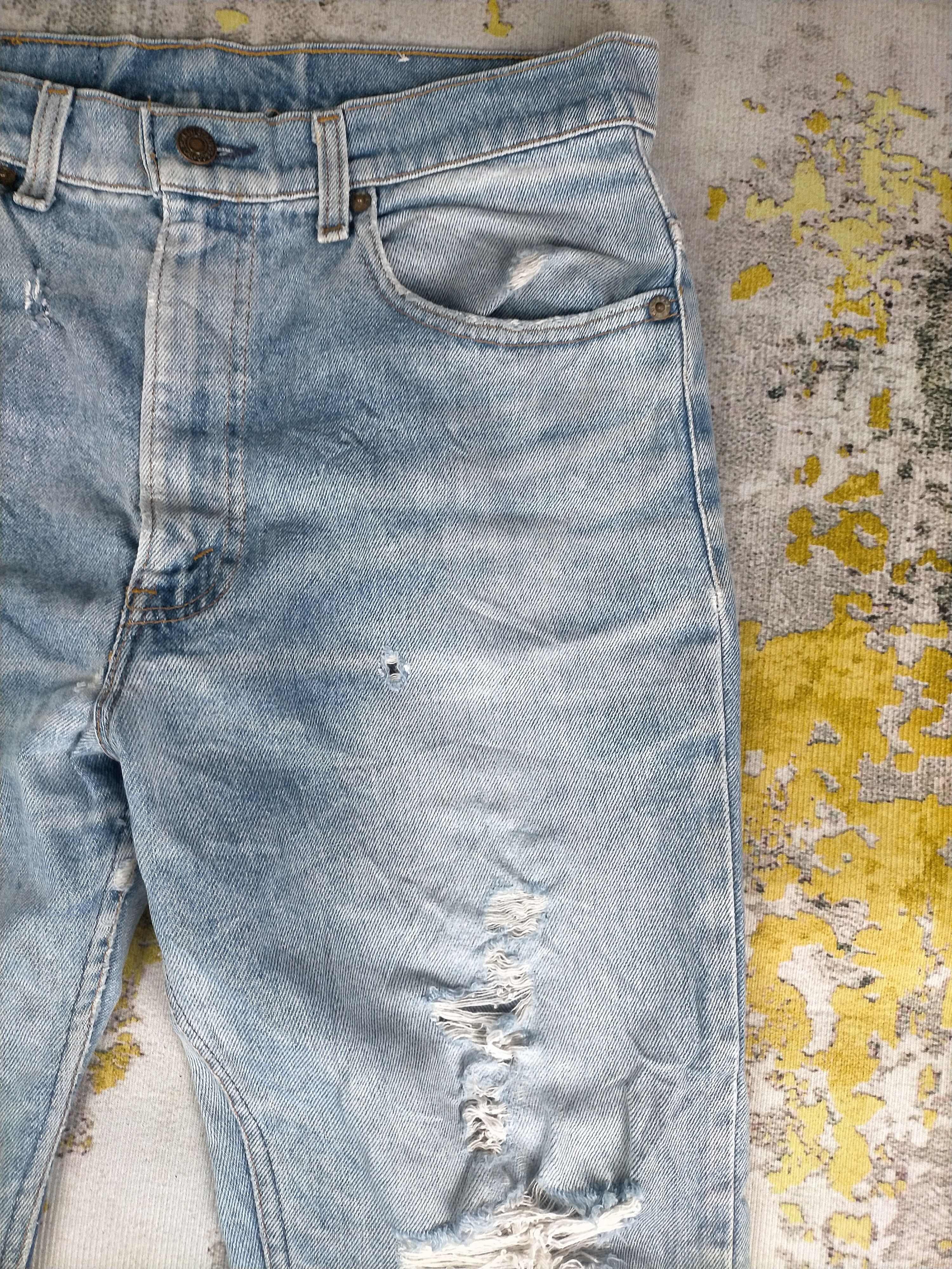 Levi's 🔥90s Levis 517 Light Wash Dirty Distressed Jeans Size US 31 - 6 Thumbnail
