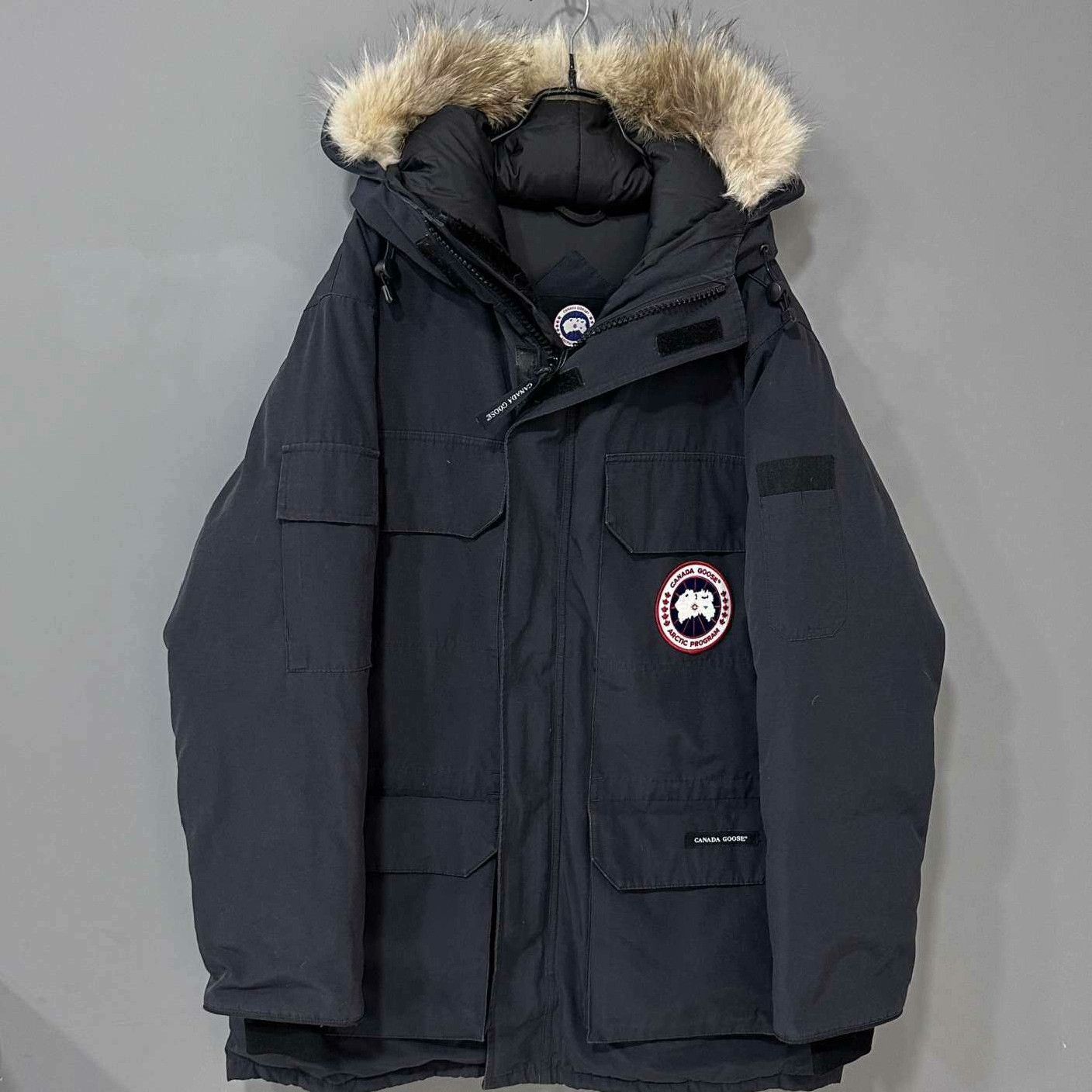 Canada Goose Canada Goose Down White Heavy Coat m Men Size US M / EU 48-50 / 2 - 1 Thumbnail