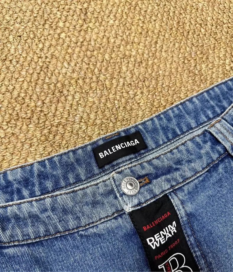 Balenciaga Balenciaga short pants Size US 34 / EU 50 - 3 Thumbnail
