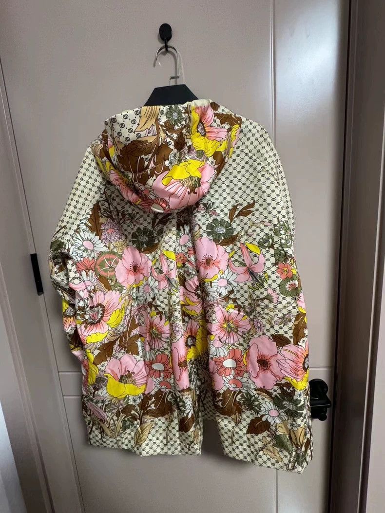 Gucci Gucci Size 38 Show floral rhinestone letter logo windbreake Size US S / EU 44-46 / 1 - 2 Thumbnail