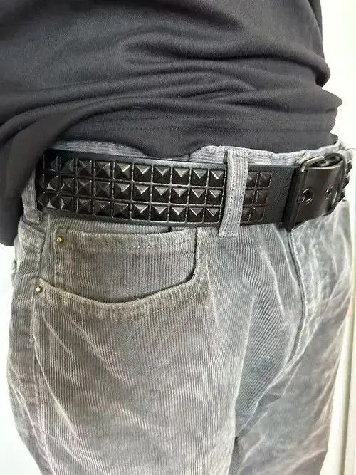 VIBE Pyramid Studded Belt (black) Size ONE SIZE - 2 Thumbnail