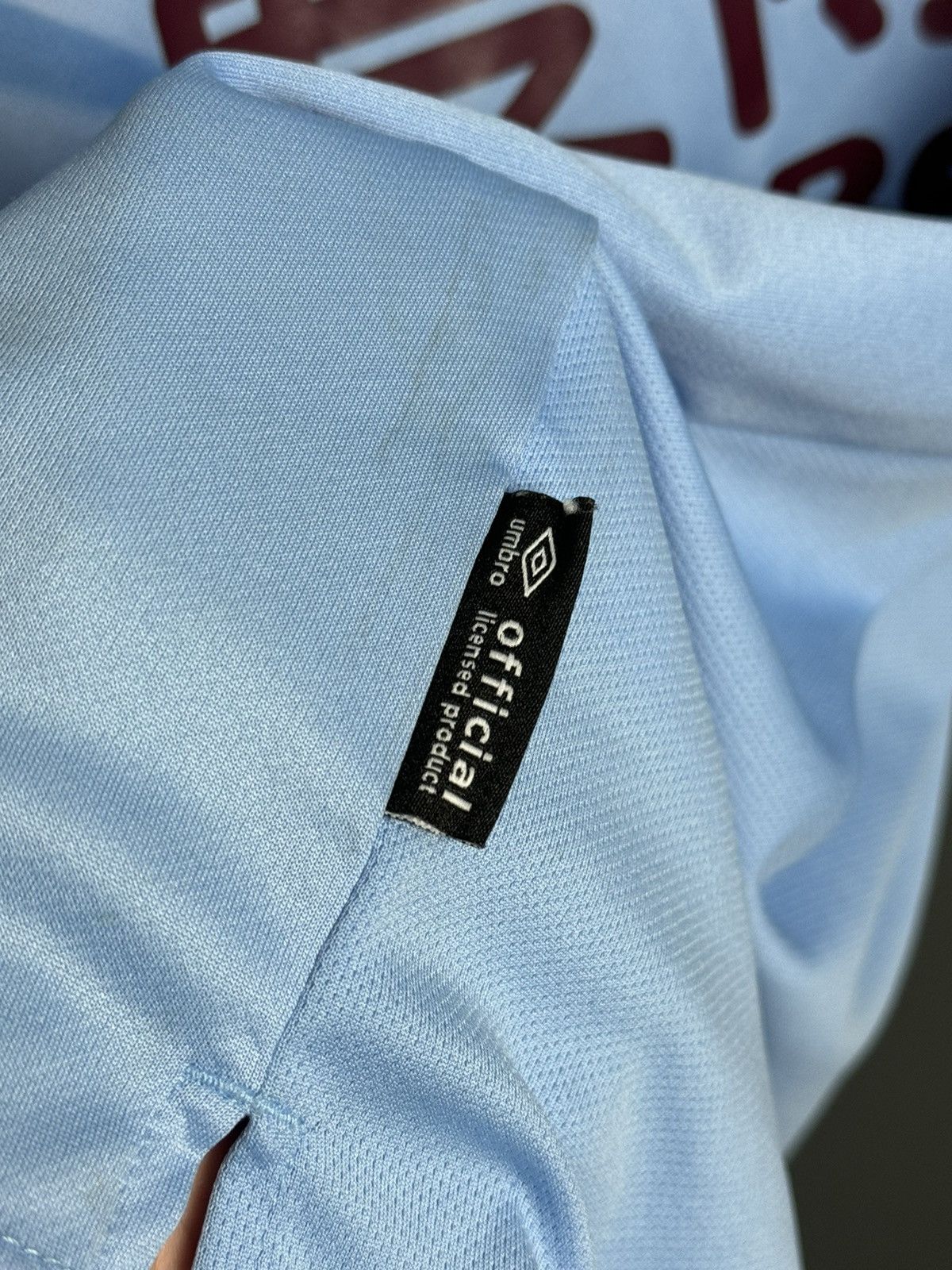 Umbro Burnley 19/20 Away Football Jersey Size US L / EU 52-54 / 3 - 6 Thumbnail
