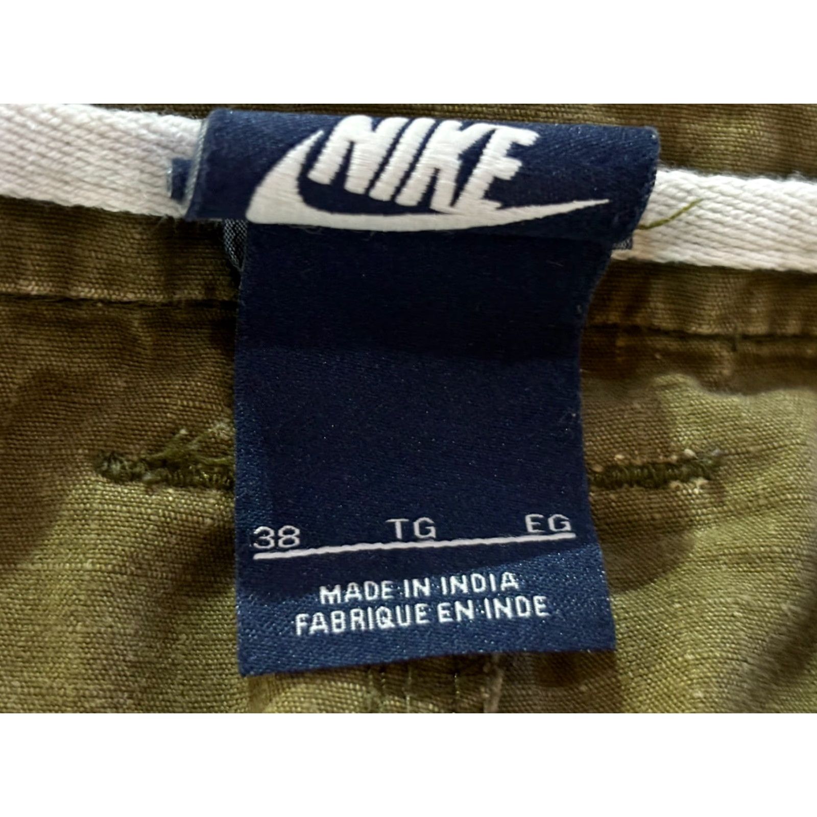 Nike NIKE Cargo Shorts 38 Green Embroidered Swoosh Regular Mens Size US 38 / EU 54 - 4 Thumbnail