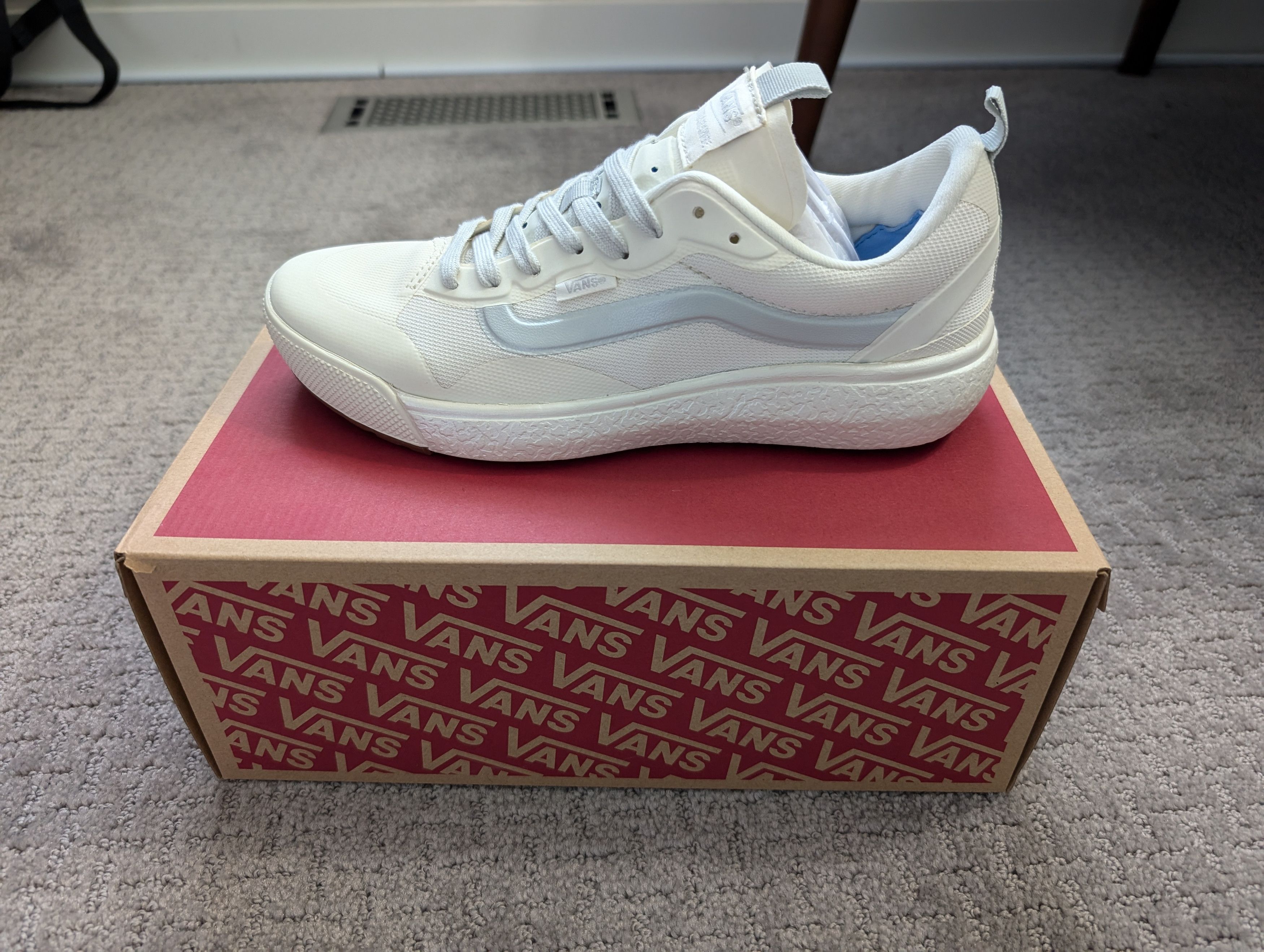 Vans Vans UltraRange Size US 7 / EU 40 - 2 Thumbnail