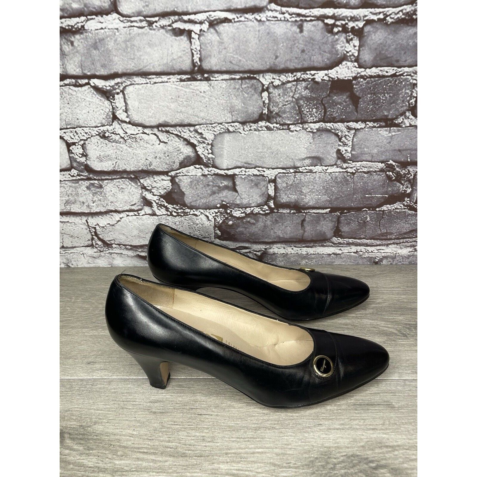 Salvatore Ferragamo Salvatore Ferragamo Black Leather Pointed Toe Pump Heels Wom Size US 7.5 / IT 37.5 - 9 Thumbnail