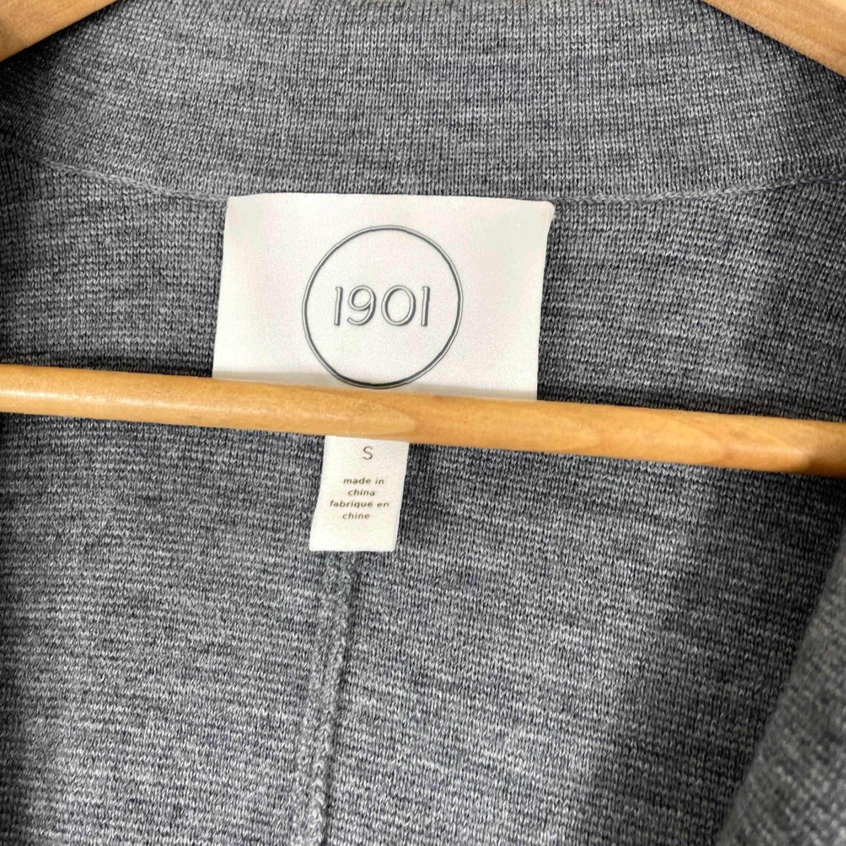 Vintage VINTAGE 1901 Knit Blazer Womens Small Gray Merino Wool Blend Soft Professional Workwear Size S / US 4 / IT 40 - 2 Thumbnail