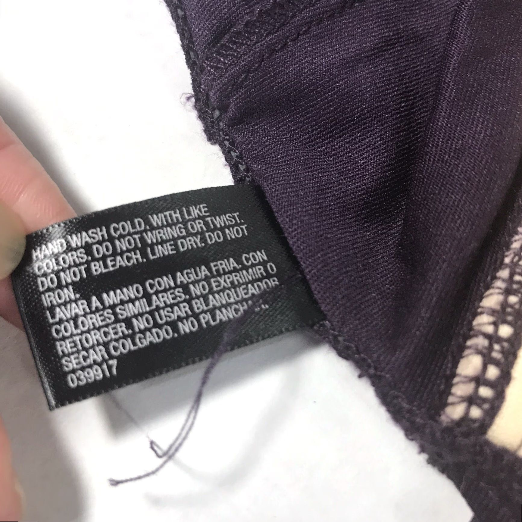 Vintage BISOU BISOU Swim Top Halter Women's L Eggplant Nylon Spandex Built-In Bra 47in Length 5in Bottom Lightweight Size L / US 10 / IT 46 - 4 Thumbnail