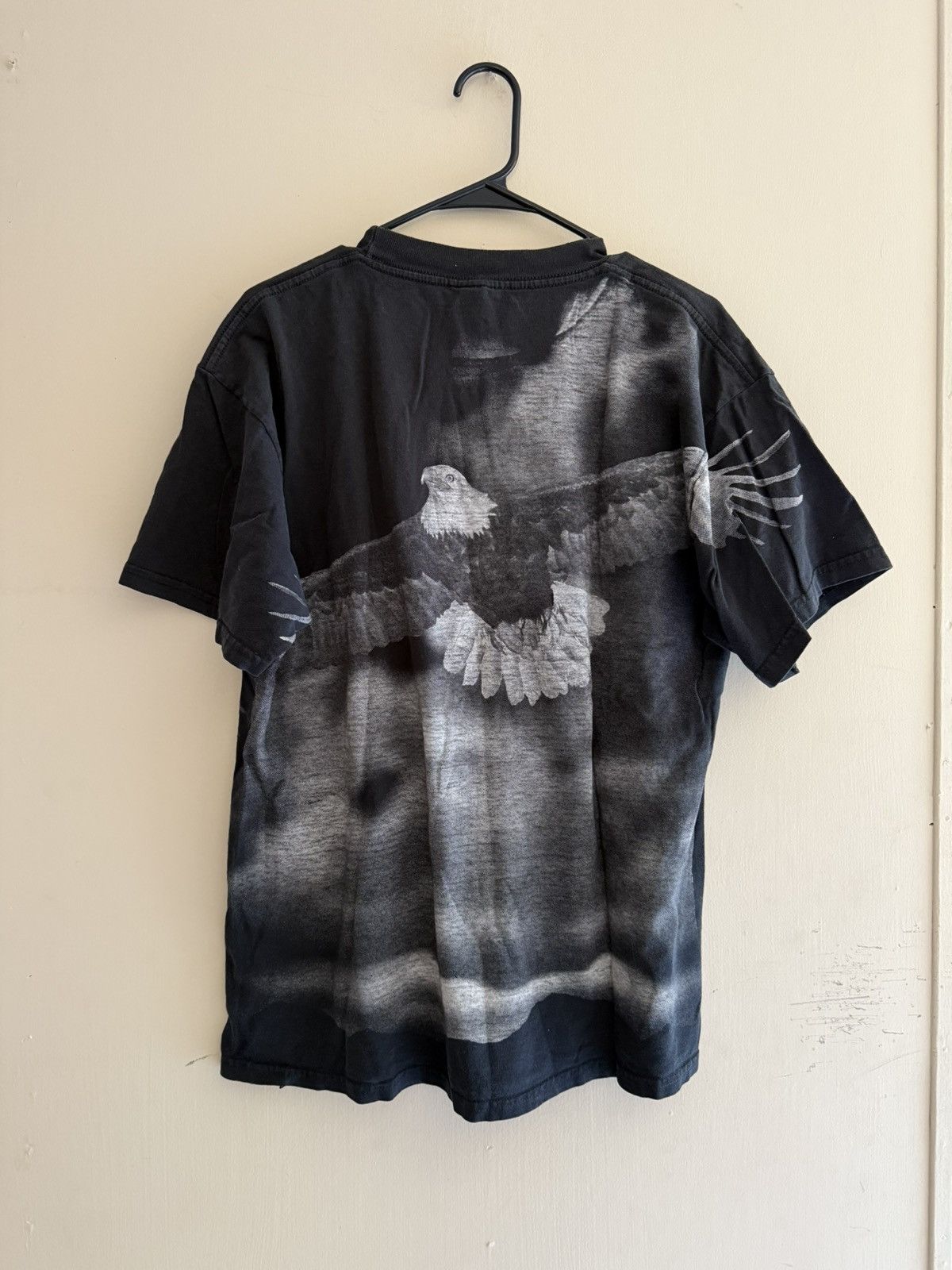 Vintage Vintage 90s Nature Calls Bald Eagle All over Print T Shirt Size US L / EU 52-54 / 3 - 3 Thumbnail