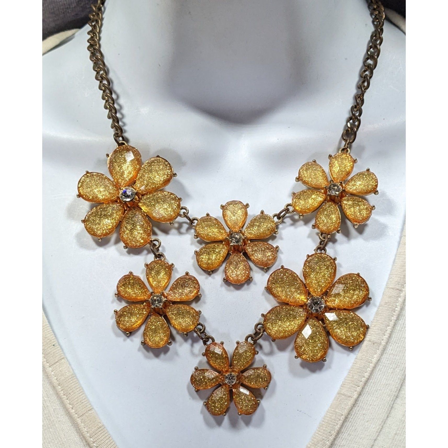 Other Fairycore Glam Yellow Glitter Flower Statement Necklace Size ONE SIZE - 4 Thumbnail