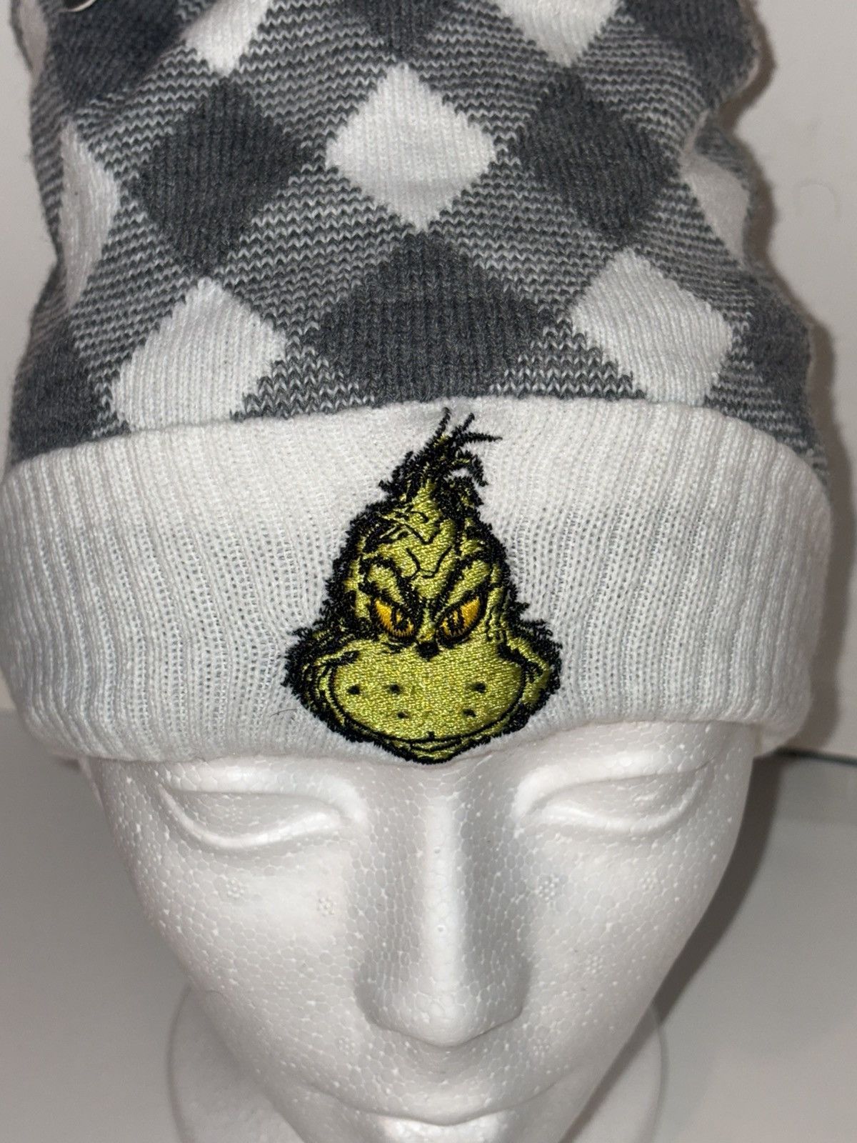Mad Engine The Grinch Dr. Seuss MAD Engine Grey & White Winter Beanie Size ONE SIZE - 6 Thumbnail