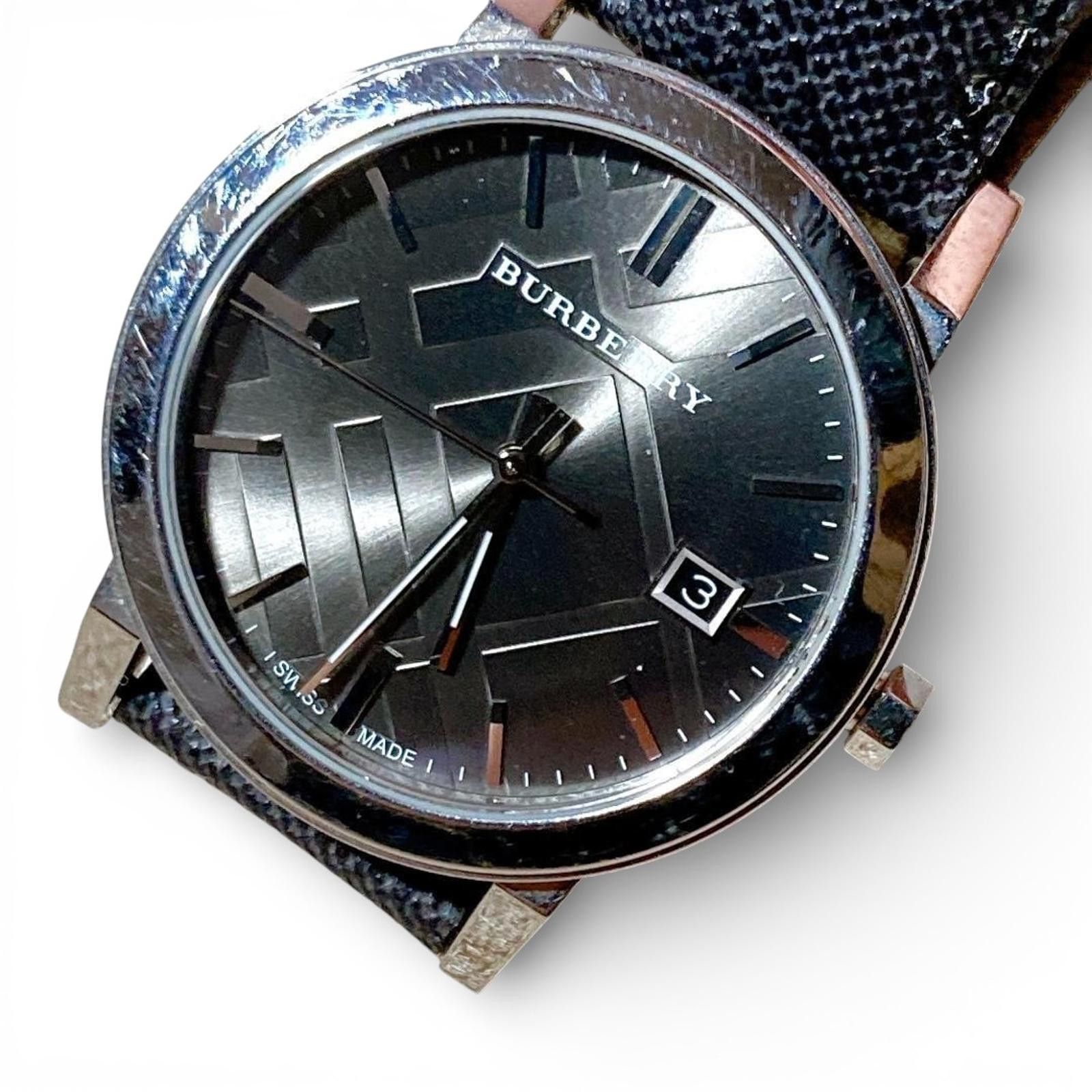 Burberry - Classic Black Leather Strap Watch