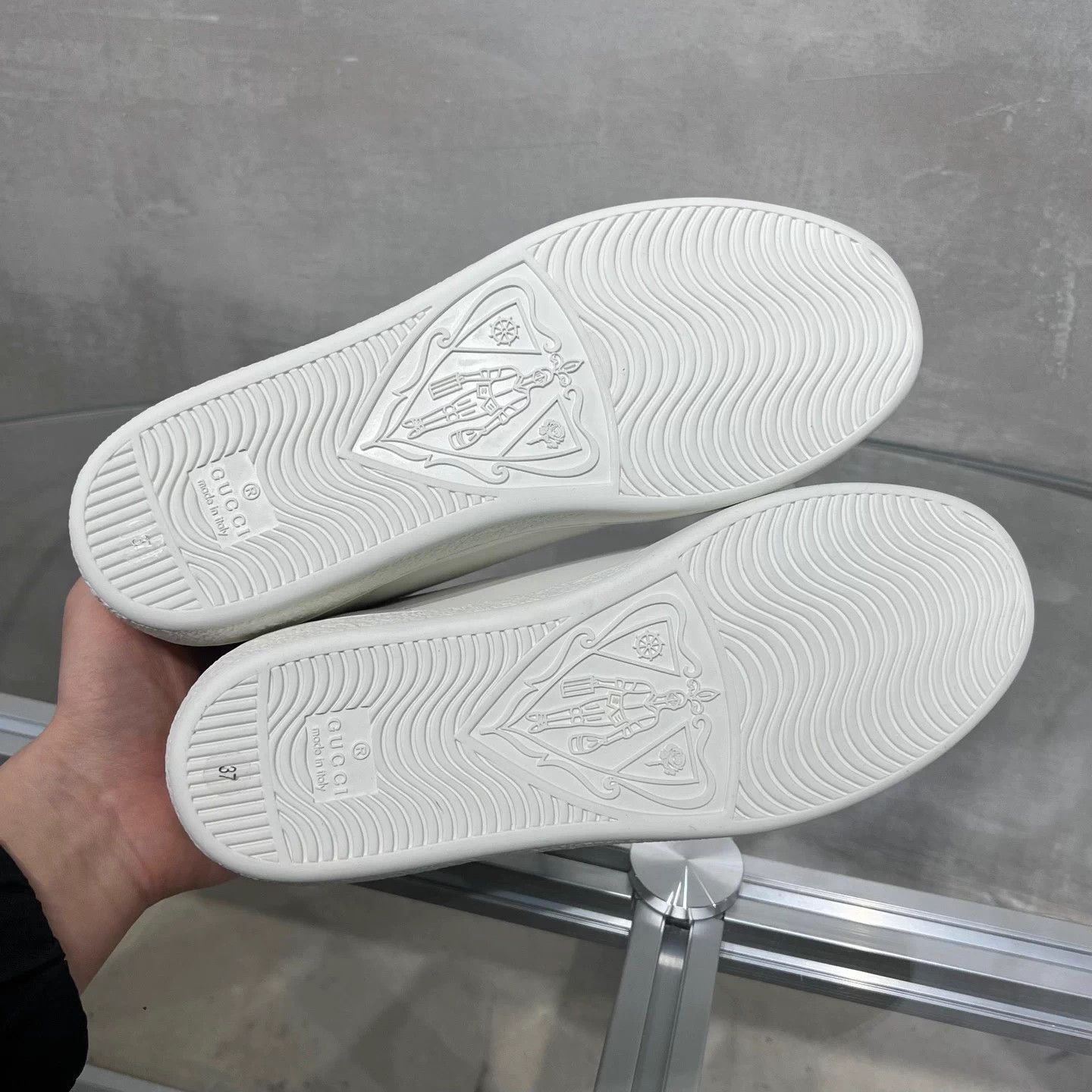Gucci Gucci GG white sneakers BNIB EU 37 Size US 6 / IT 36 - 7 Thumbnail