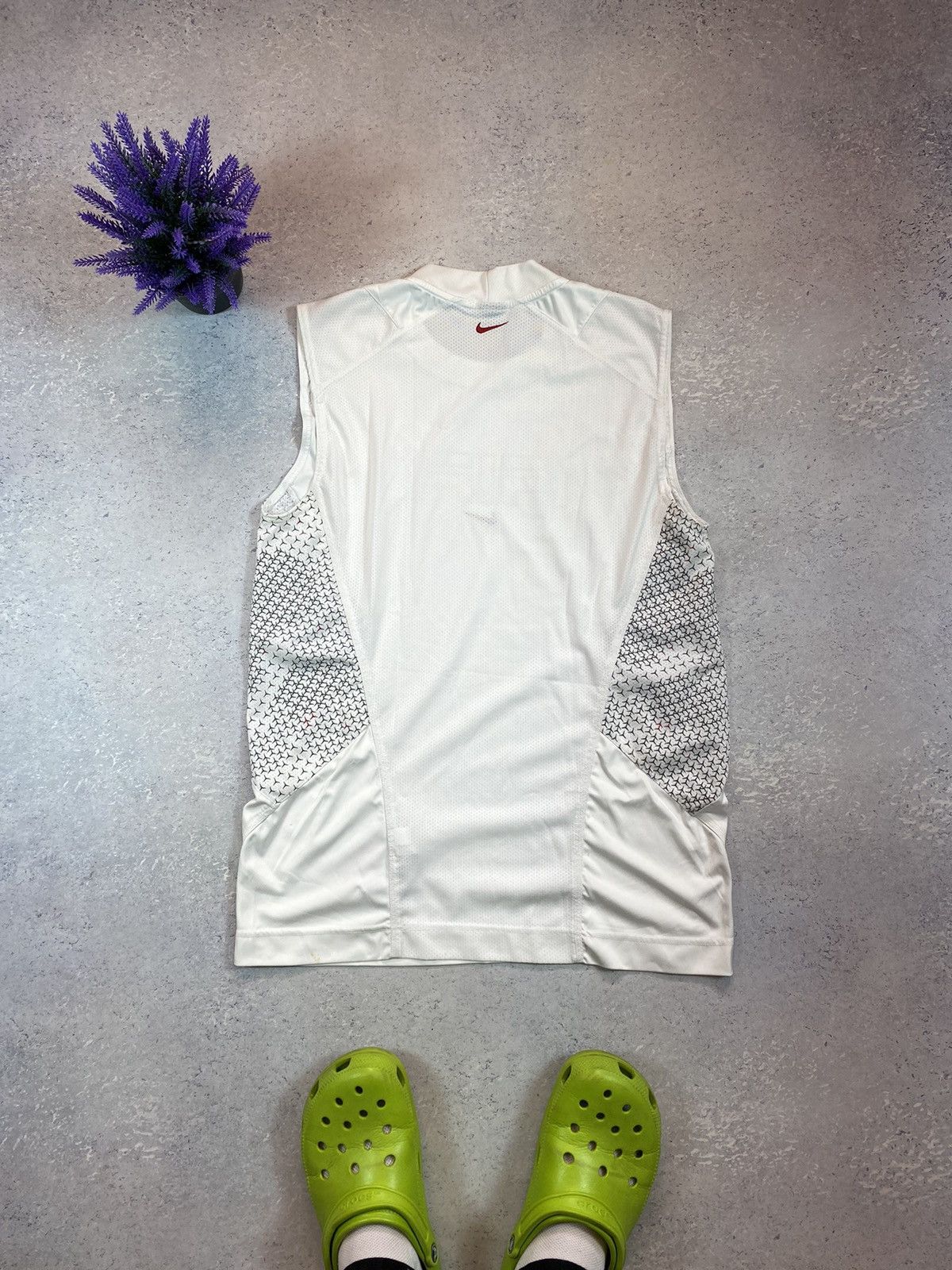 Nike × Vintage Vintage Men’s Nike Undershirt with big centre logo size M Size US M / EU 48-50 / 2 - 8 Thumbnail
