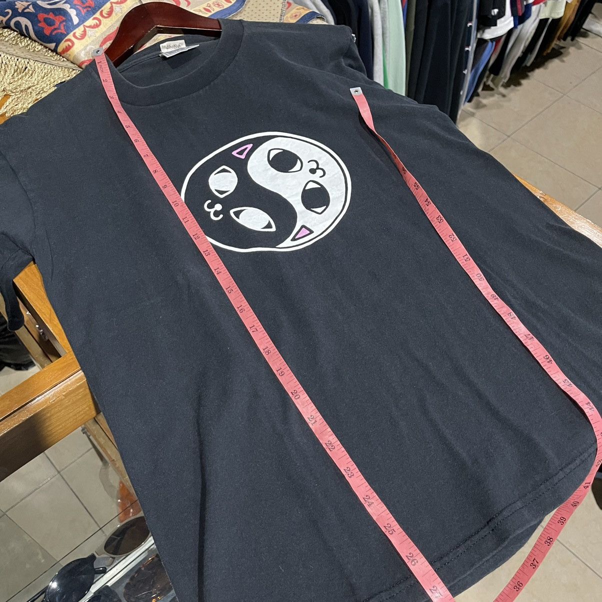 Anime Thrashed faded vintage nekojiru yamato yinyang tee Size US M / EU 48-50 / 2 - 6 Thumbnail