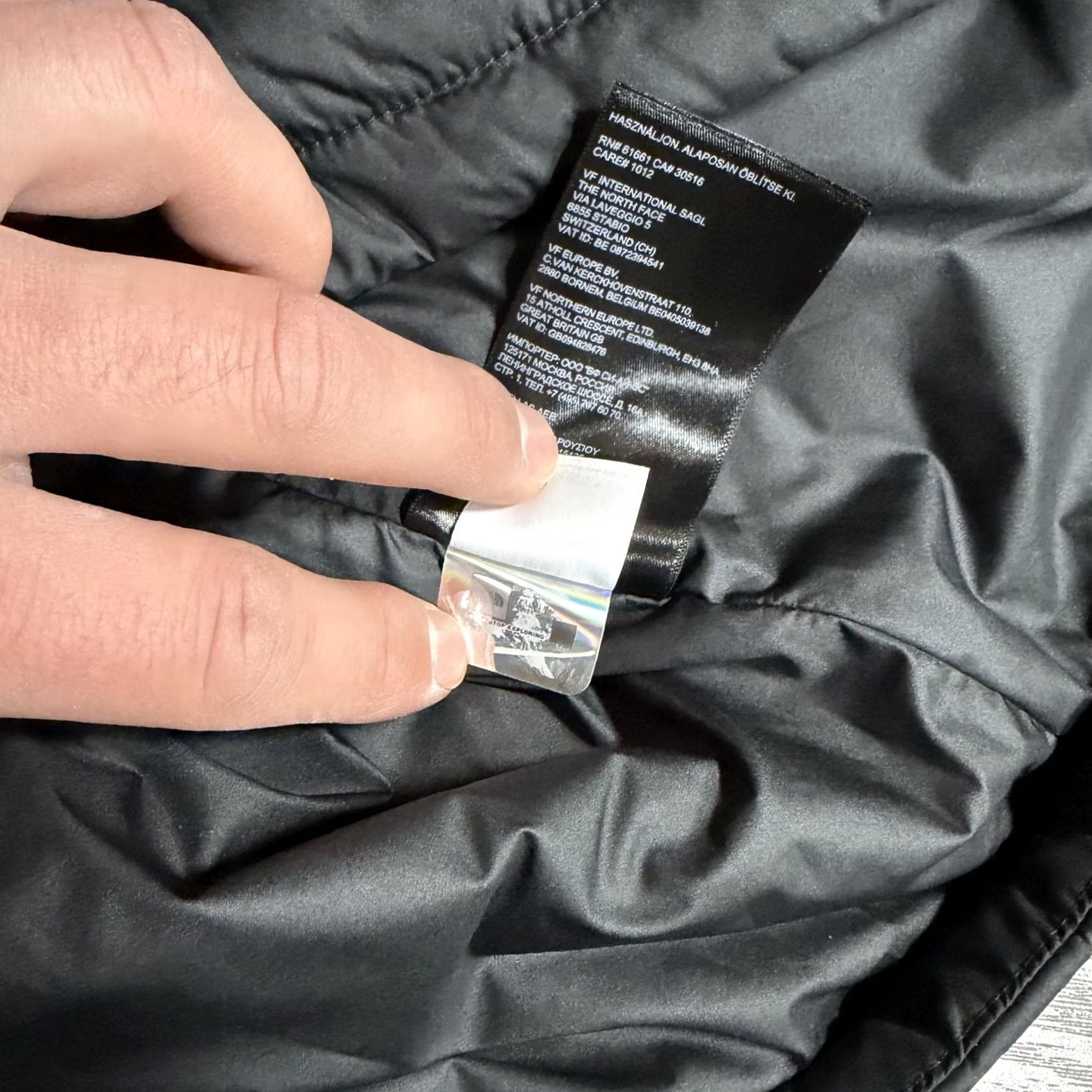The North Face VINTAGE? No — North Face Puffer Vest Mens L Black Insulated Zip Pockets (Note: unchanged) Size US L / EU 52-54 / 3 - 7 Thumbnail