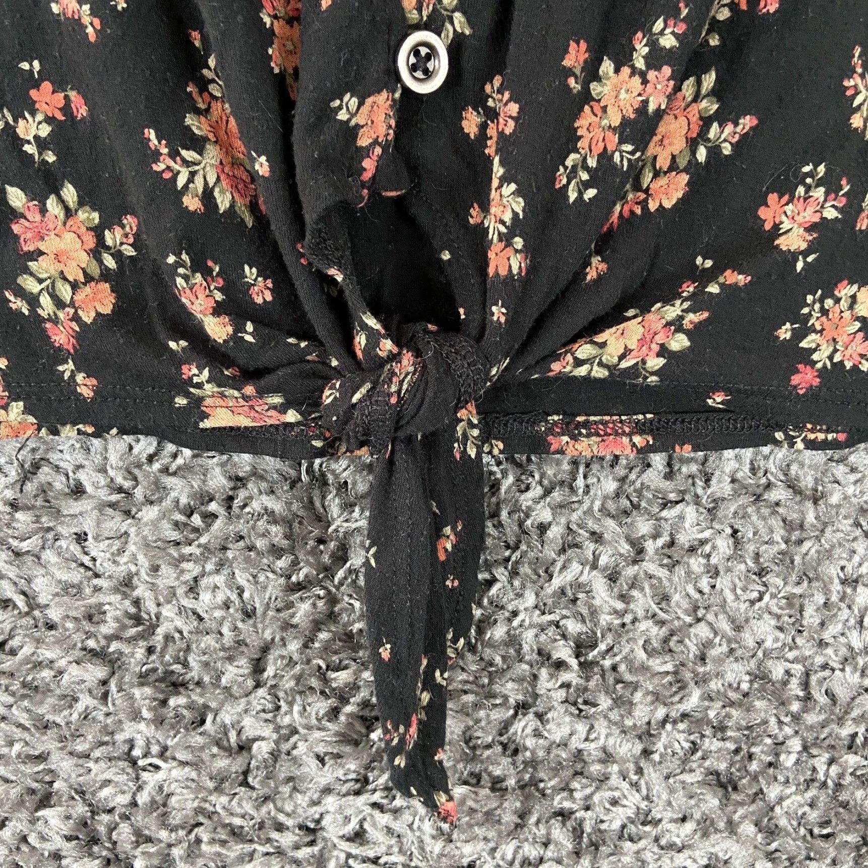 American Eagle Outfitters AMERICAN EAGLE Soft & Sexy Blouse Women’s L Floral Multicolor Short Sleeve Tie Size L / US 10 / IT 46 - 7 Thumbnail