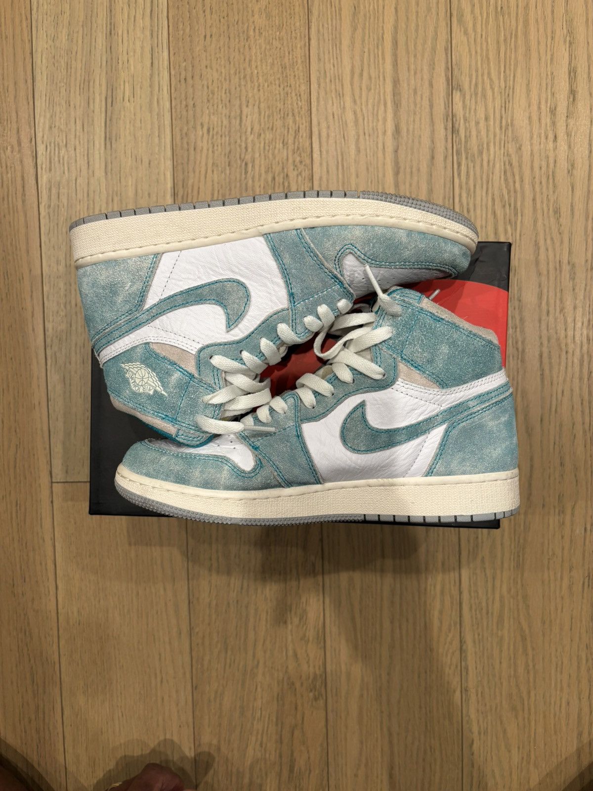 Jordan Brand Air Jordan 1 Retro High OG Turbo Green Size US 6.5 / IT 36.5 - 6 Thumbnail