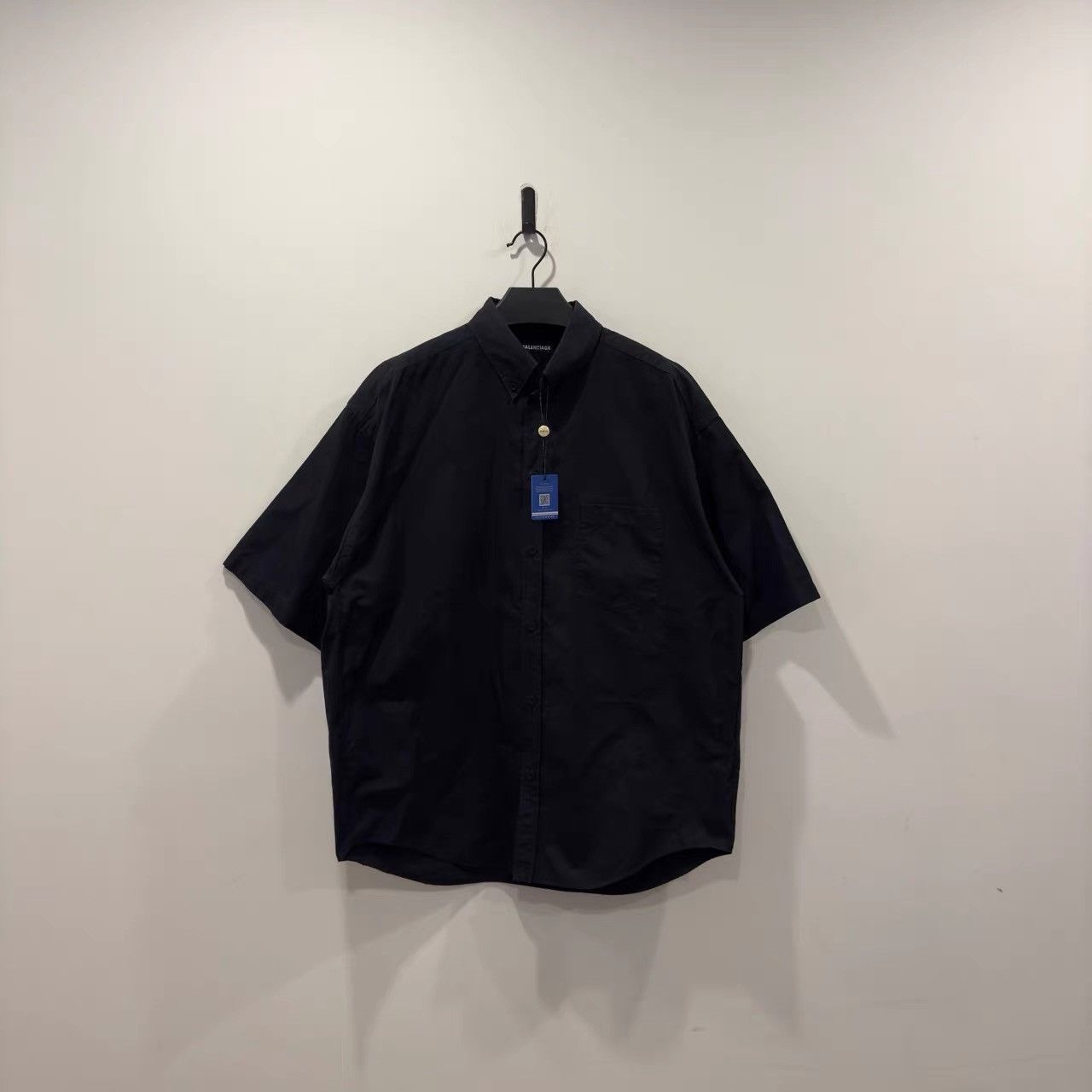 Balenciaga Balenciaga Black Multilingual Short Sleeve Shirt K28 Size US XXS / EU 40 - 2 Thumbnail