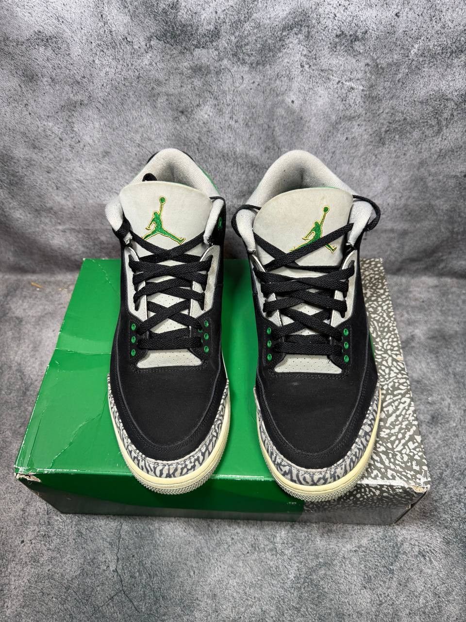 Jordan Brand Size 12 | Jordan 3 Pine Green With Box | Pre-Owned Size US 12 / EU 45 - 2 Thumbnail