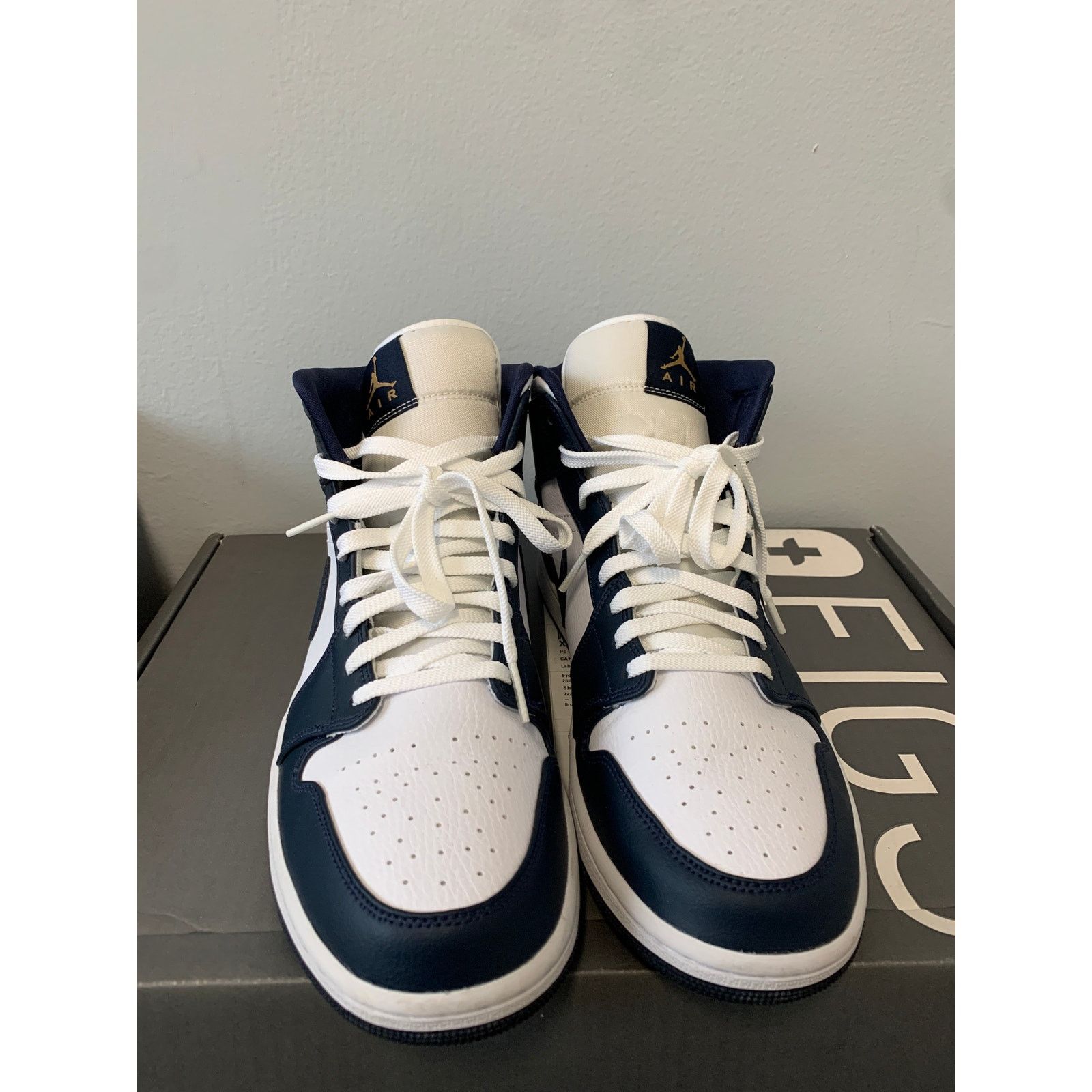 Nike Nike Air Jordan 1 Mid White Metallic Obsidian Size 11 Used Size US 11 / EU 44 - 2 Thumbnail