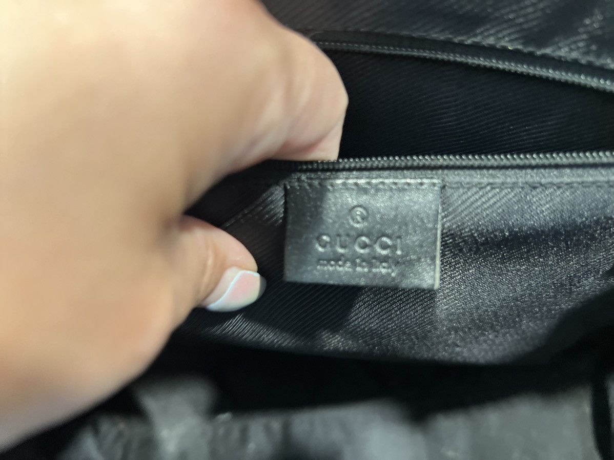 Gucci Tom Ford Era Gucci GG Monogram Tote with Rare Piston Lock Size ONE SIZE - 13 Thumbnail