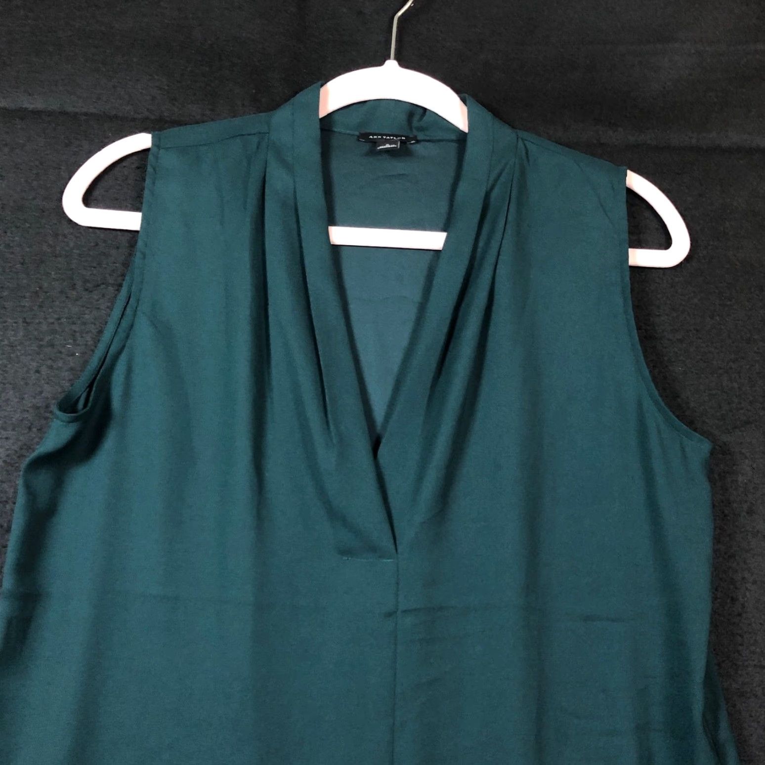 Express Express Blouse Green V-Neck Sleeveless Small Womens Shirt Size S / US 4 / IT 40 - 2 Thumbnail