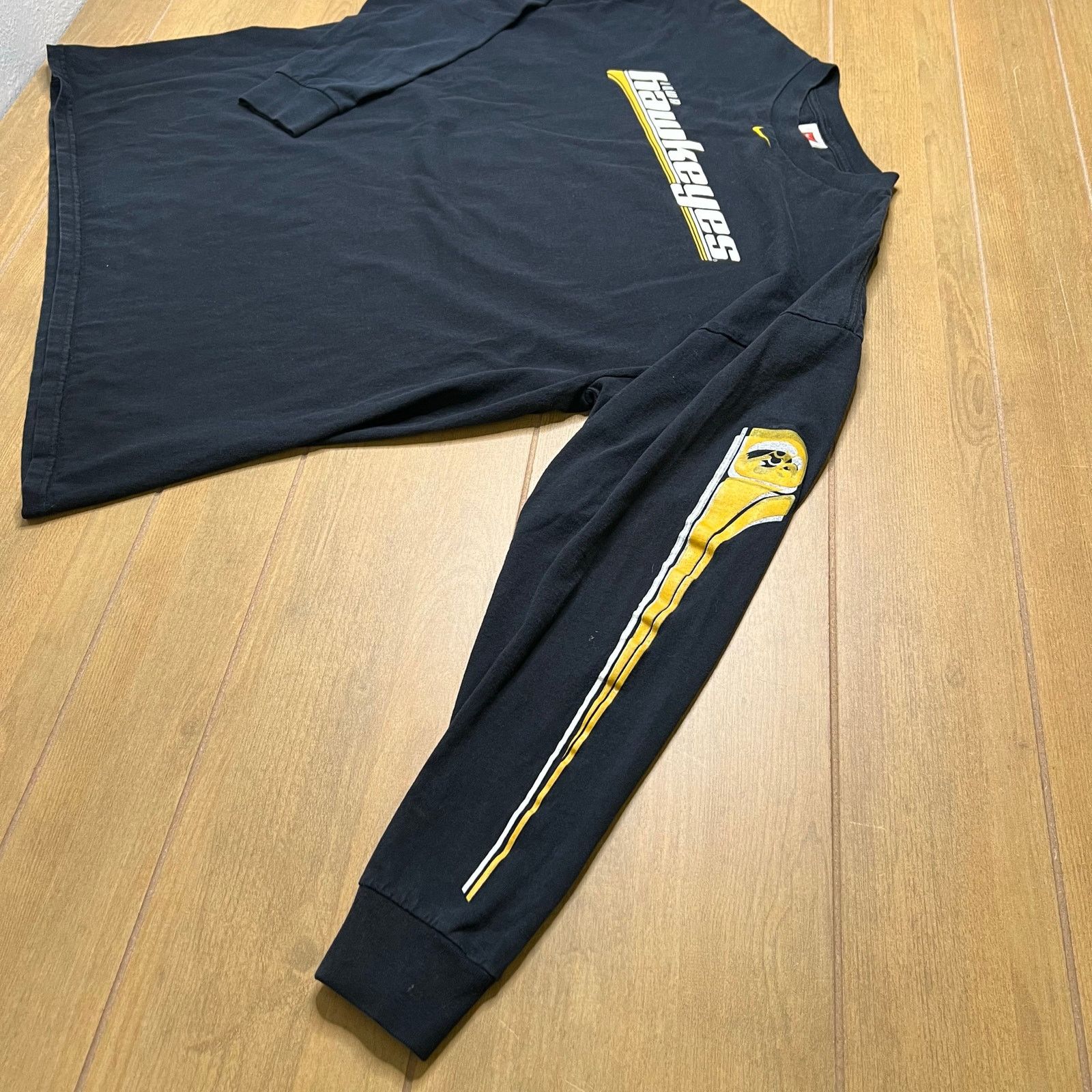 Nike Vintage Nike Iowa Hawkeyes Long Sleeve Athletic Sz XL Y2K Size US XL / EU 56 / 4 - 7 Thumbnail