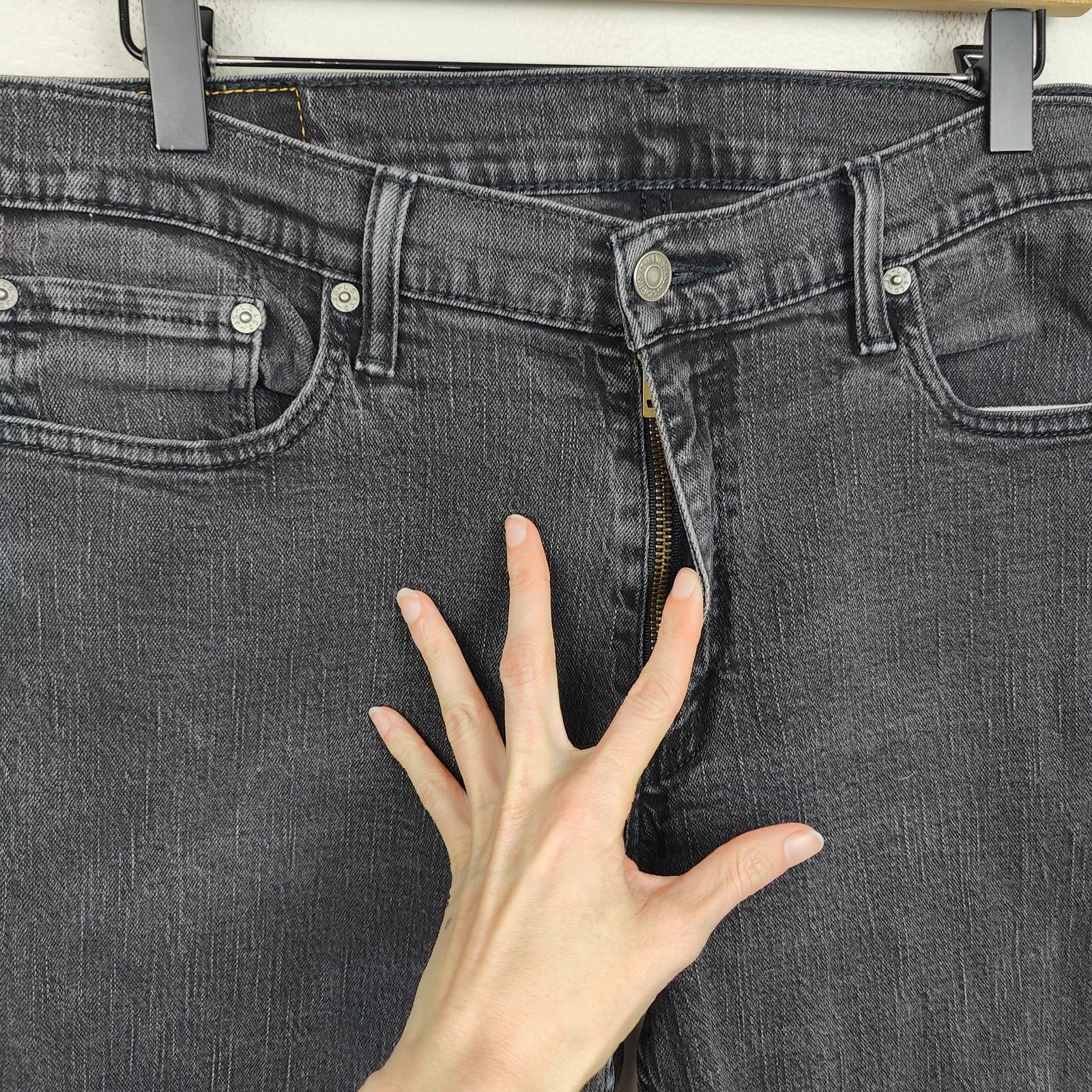 Levi's Levis 514 Straight Fit Jeans Mens 36 Black Charcoal Wash Size US 36 / EU 52 - 2 Thumbnail