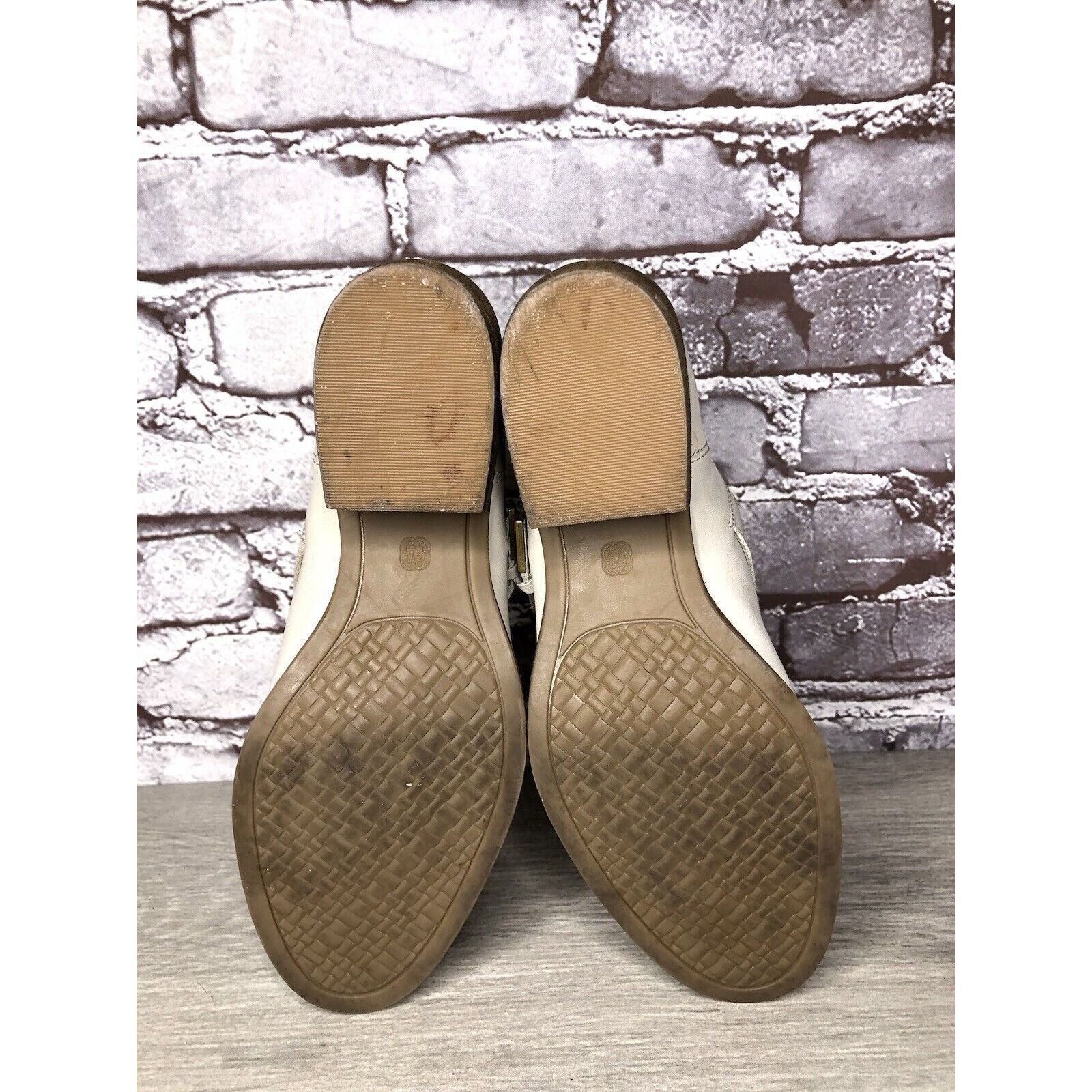 Elliott Elliot Lucca Ivory Leather Anthropologie Gold Buckle Heel Bo Size US 7 / IT 37 - 7 Thumbnail