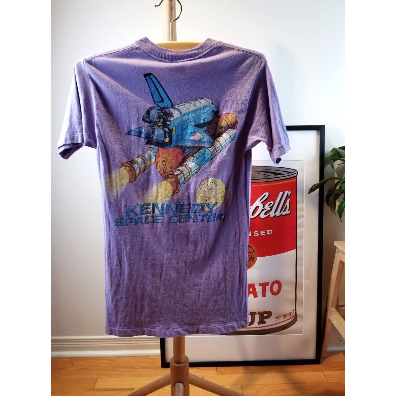 Vintage VINTAGE Kennedy Space Center One Pocket Single Stitch T-Shirt SZ Small T-Shirt Men Purple Camouflage Short Sleeve Round Neck Cotton? Size US S / EU 44-46 / 1 - 2 Thumbnail